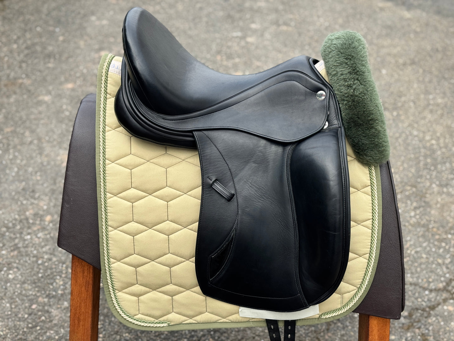 Silla de doma Erreplus Connect K94 de 17 pulgadas y 33 pulgadas de 2021