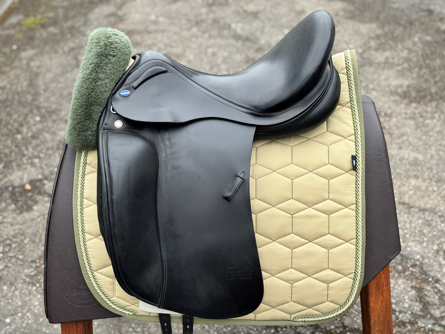 #95 Euroriding Emilio Dressursattel 17 Zoll 32