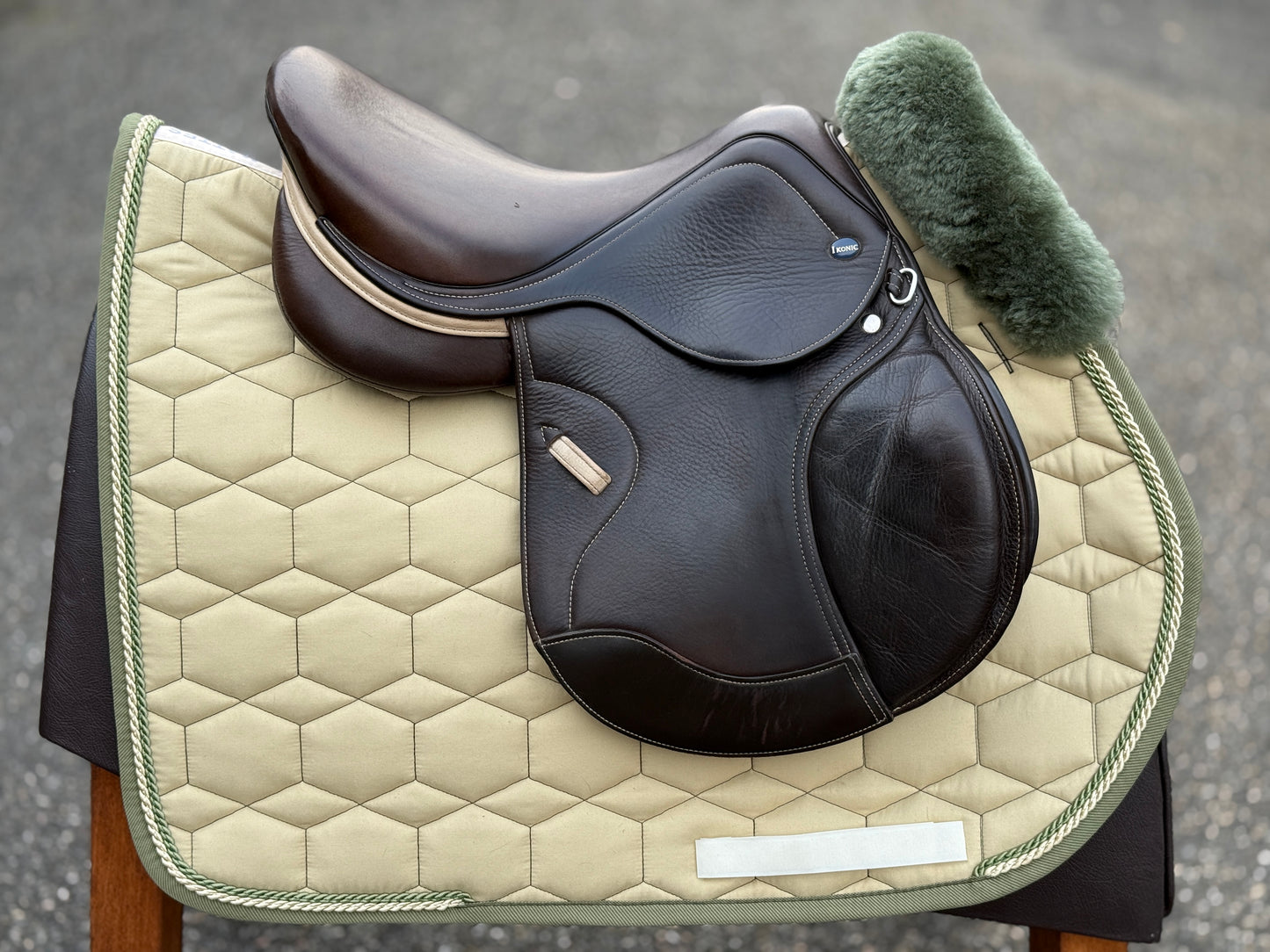 Ikonic Light Pony-Springsattel Hybrid 15,5 Zoll braun