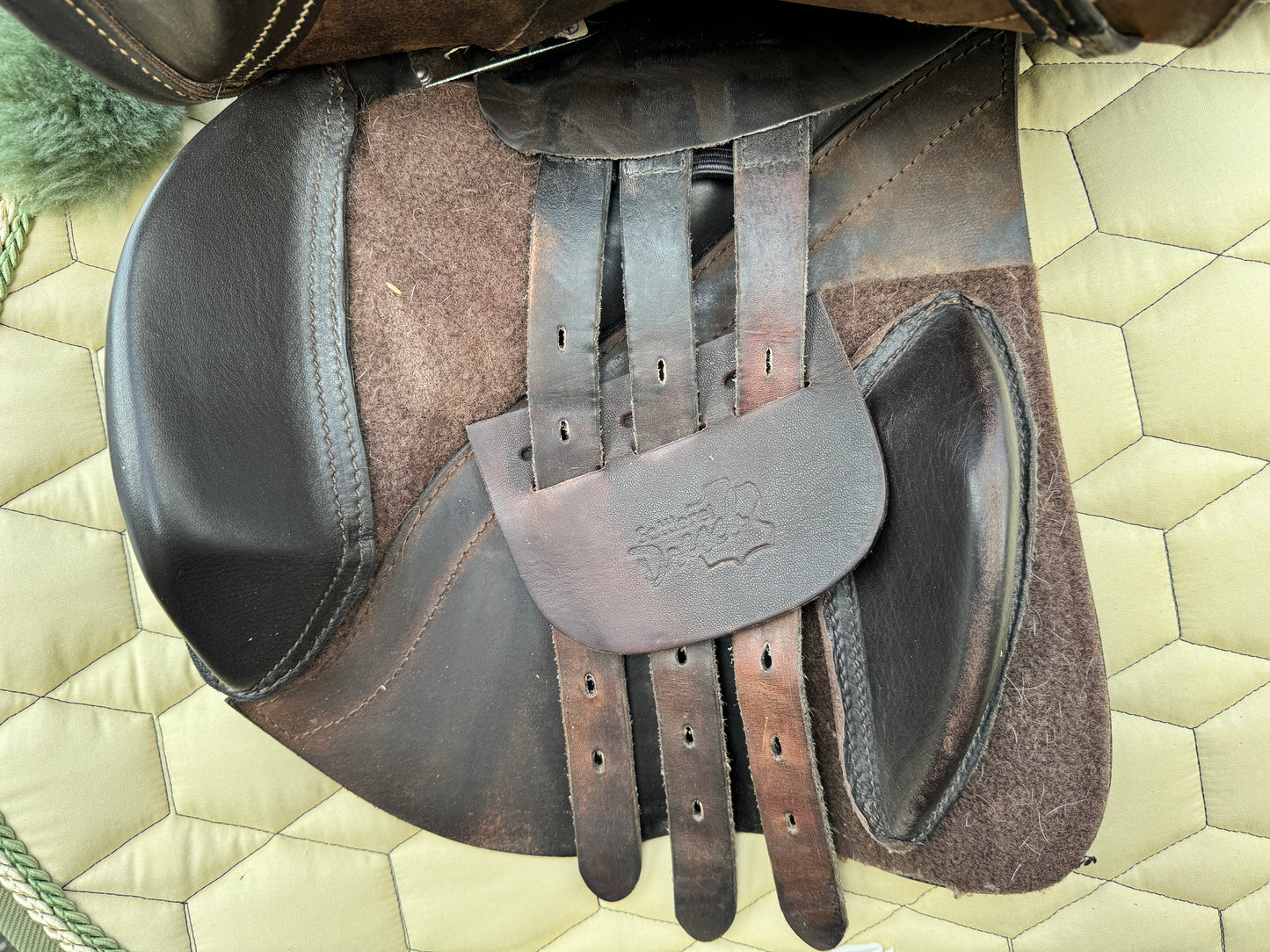 #K74 Dresch Springsattel braun 18 Zoll