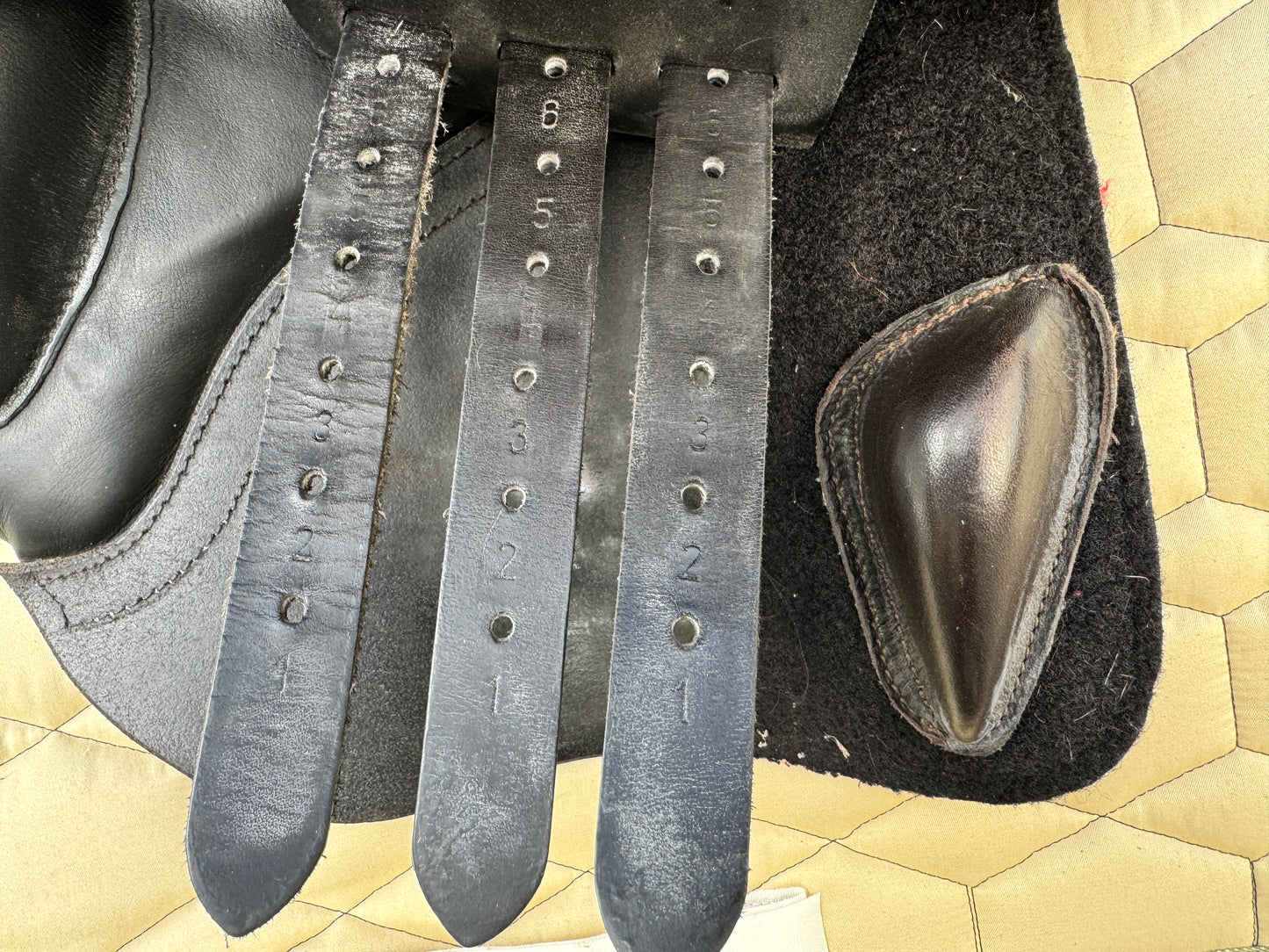 #K75 Dresch Springsattel schwarz 18 Zoll neuwertig für hohen Widerrist