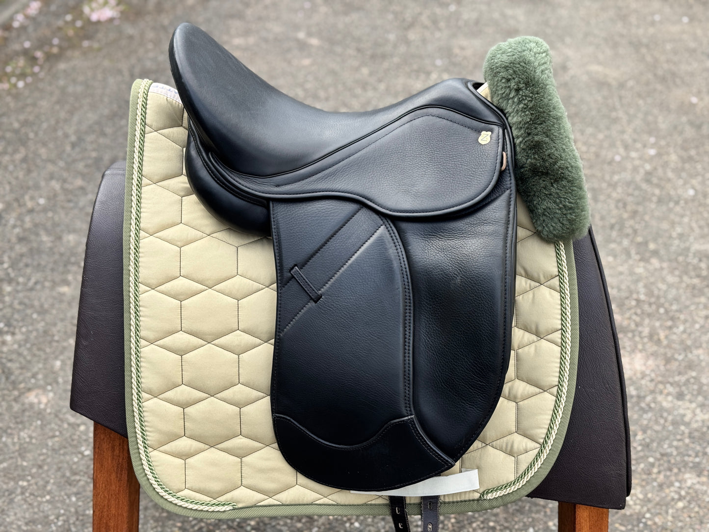 #K122 Massimo Dressursattel Dressur II Exklusiv FK 17 Zoll 34