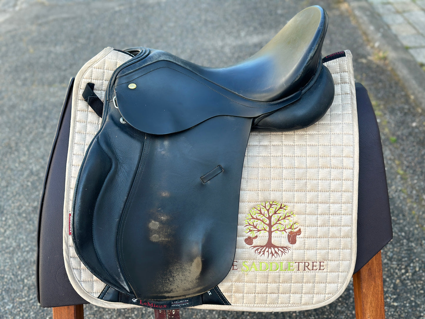 Horse & Passion All-purpose saddle VS by Kieffer seat size 1 17 17.5