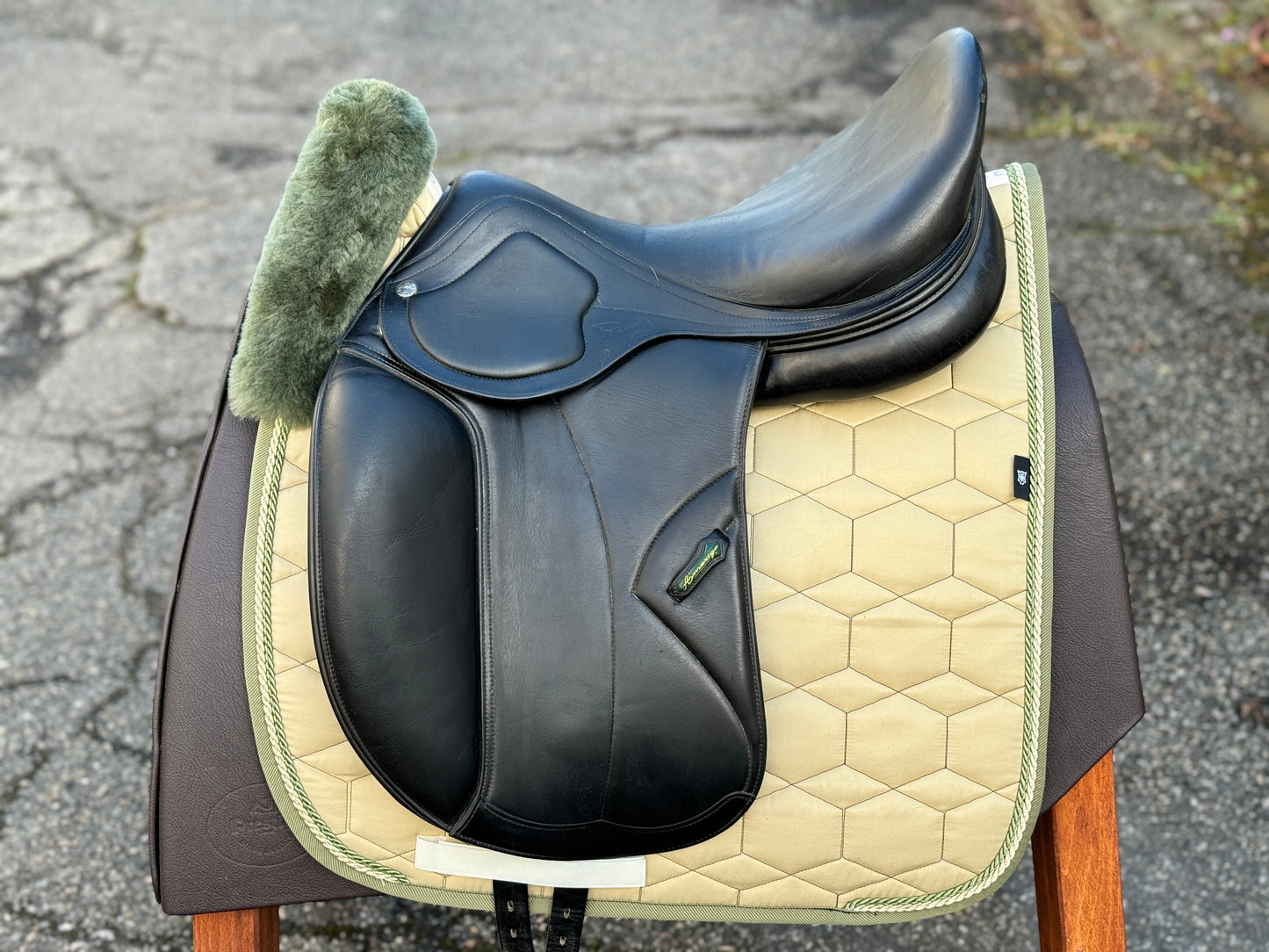 Silla de doma Amerigo Classic Dressage Pinerolo 17,5 pulgadas 4 M