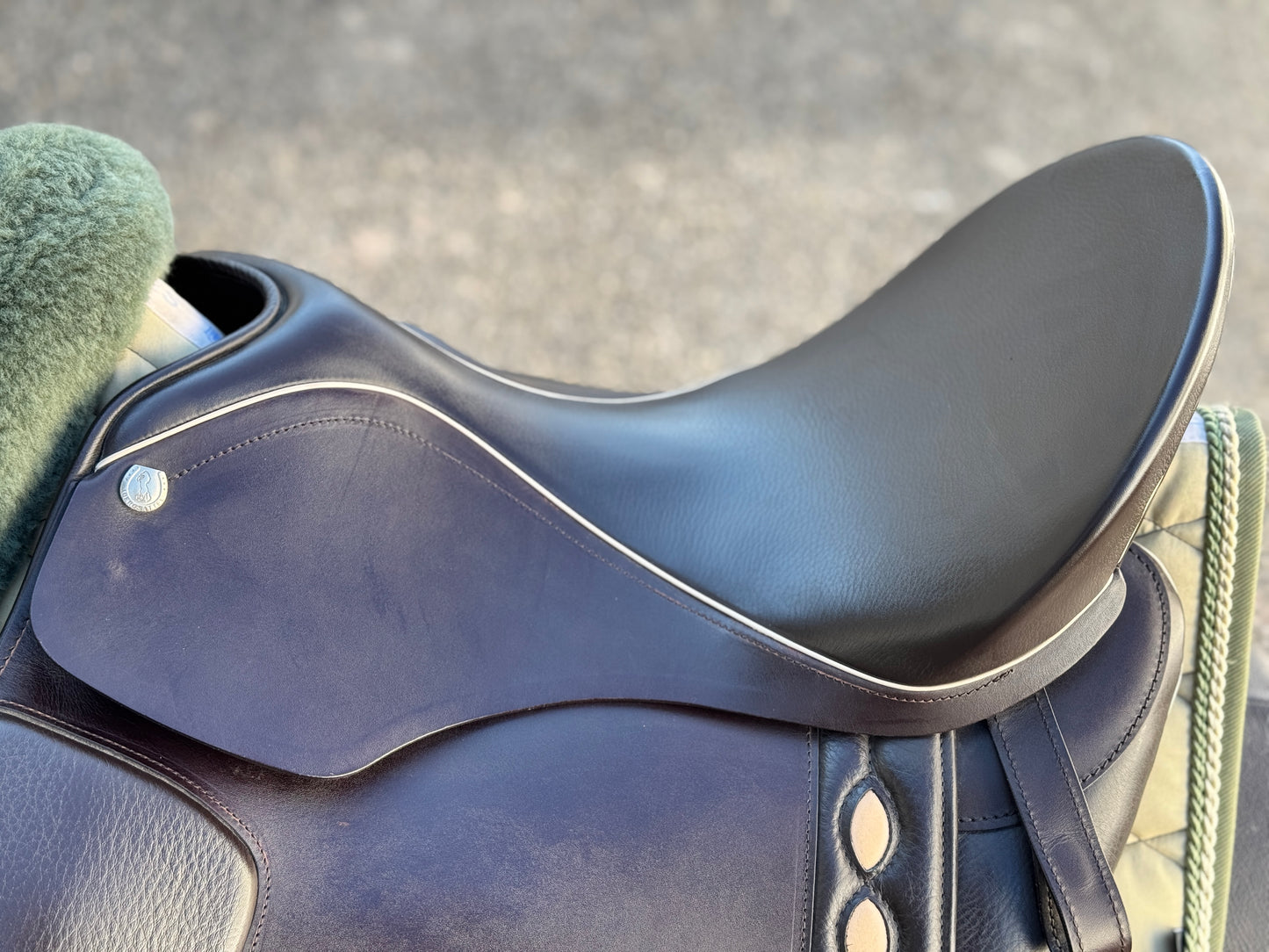 #K102 Silla de montar Iberosaddle Sevilla Classic Barroca 17,5 pulgadas marrón