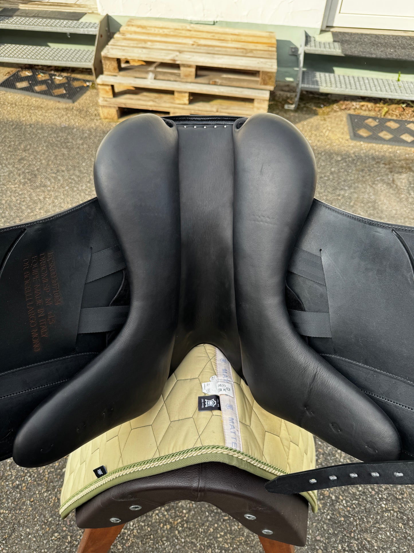 Selleria Equipe Bocelli Monoblatt Dressursattel aus 2024 16,5 Zoll Ponysattel