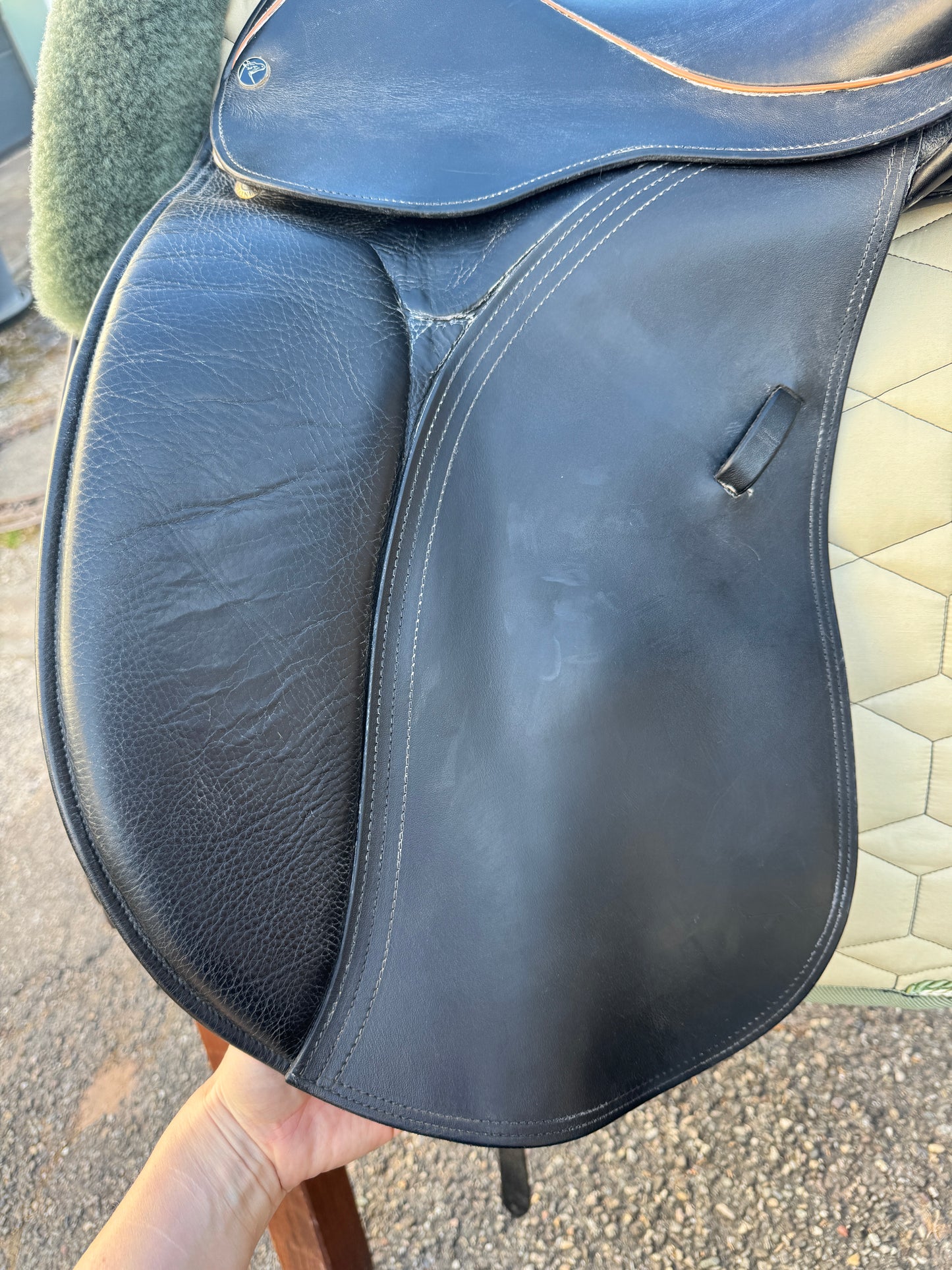 #95 Charlys Physio Dressursattel 17 Zoll - für sehr breite Pferde XW