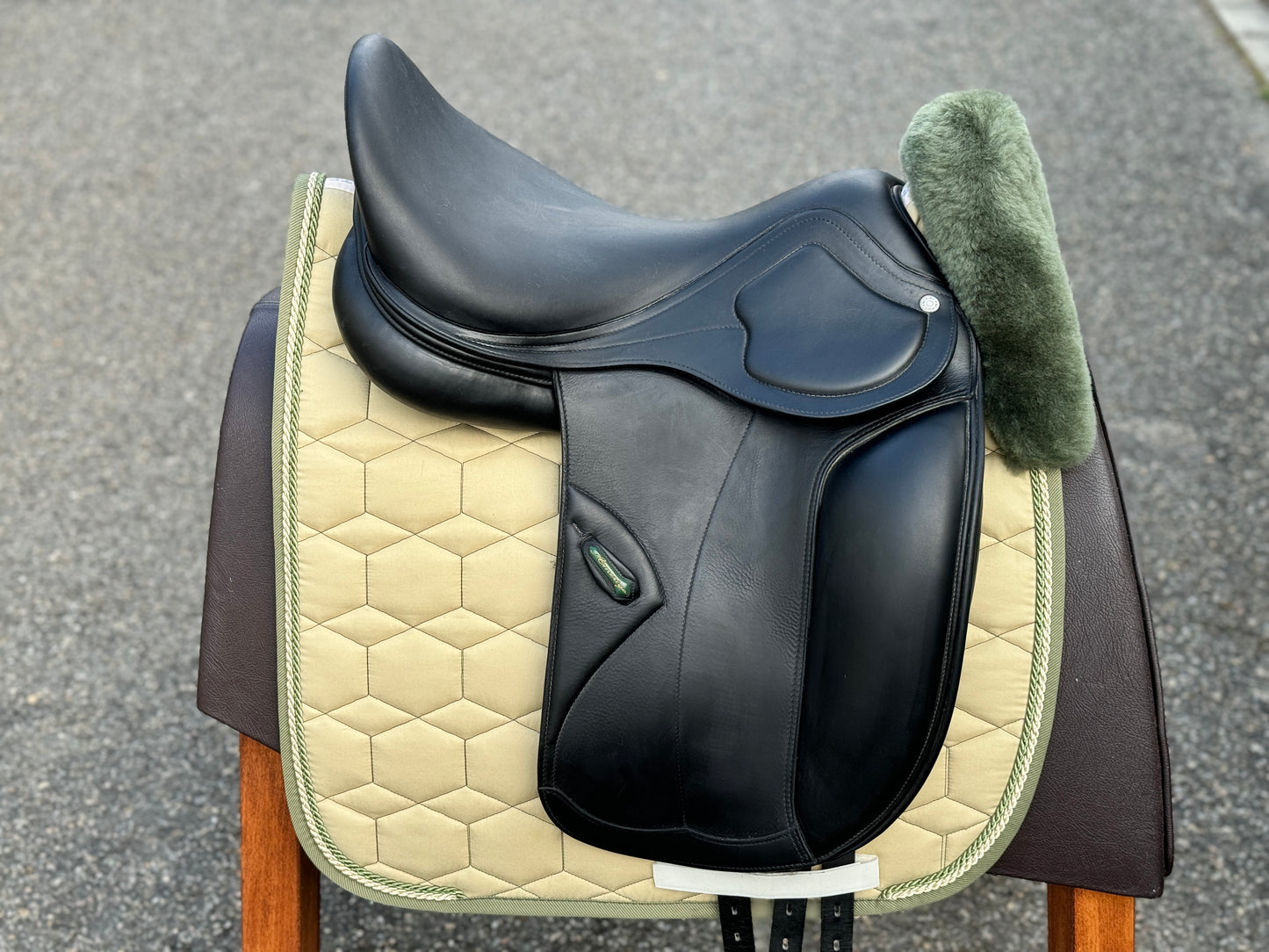 Amerigo Cortina Pinerolo dressage saddle 17.5 inches from 2022