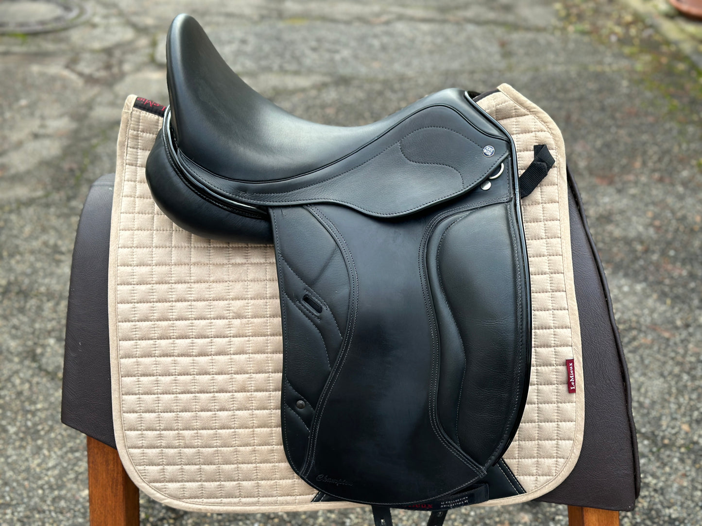 Horse Star Champion Dressursattel 17 Zoll wie NEU aus 2022