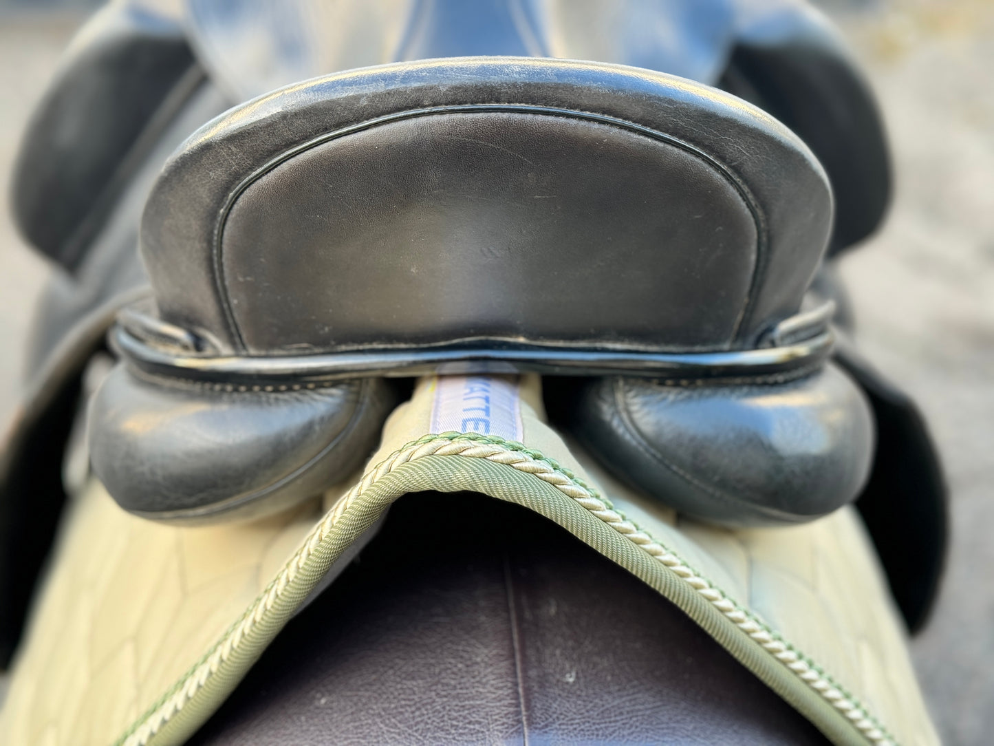 Hennig ESF Ergo Saddlefit Platin Dressursattel Monoblatt 17,5 Zoll