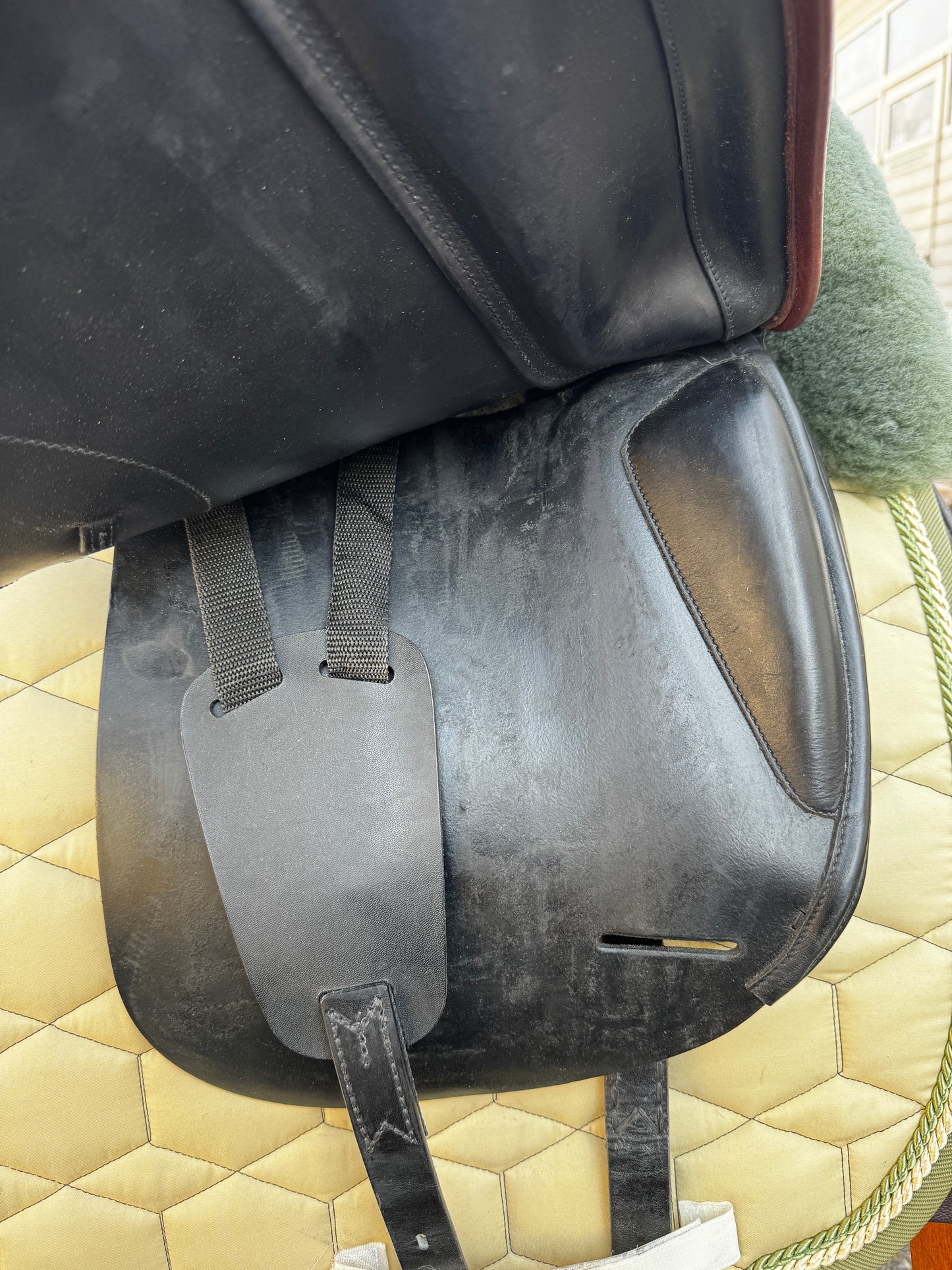 #147 Cobra Dressursattel 17,5 Zoll mit LHI doubliert