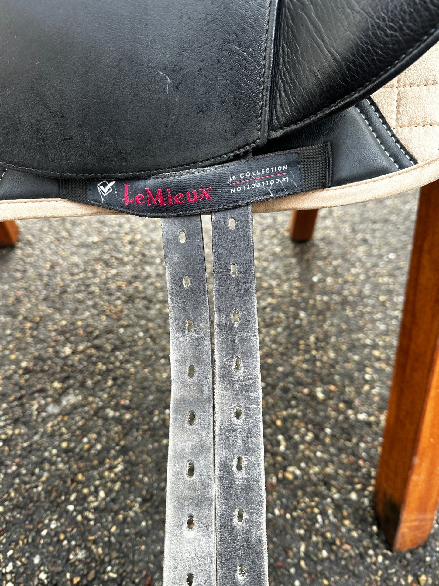 Stübben Virginia Dressursattel 17 Zoll RR Kissen