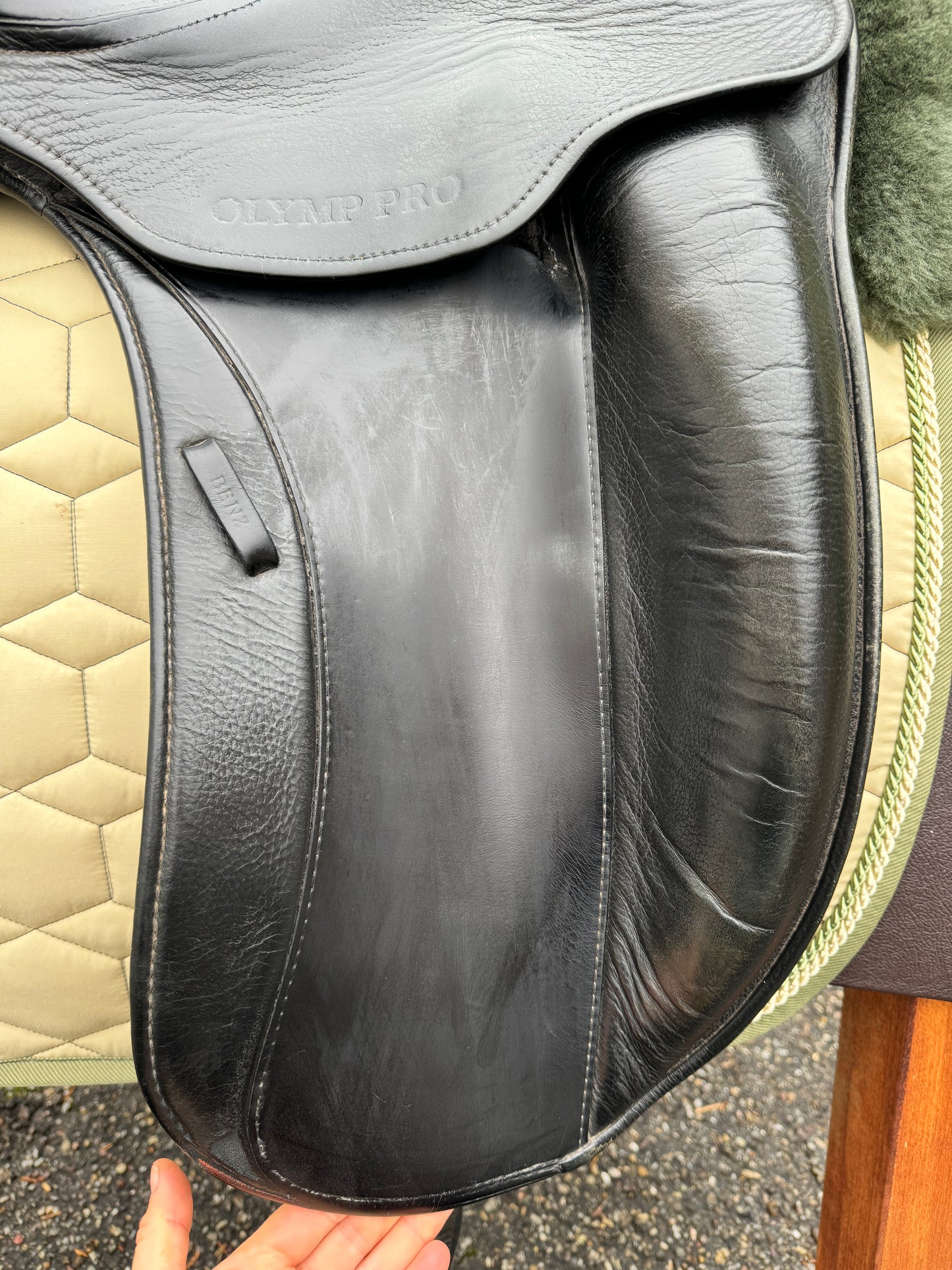#K64 Silla de doma Max Benz Olymp Pro Mono-Flap 17,5 pulgadas