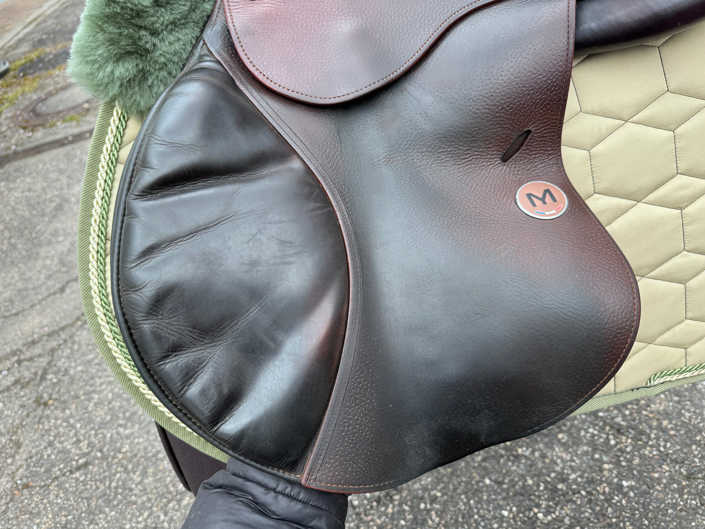 Meyer Mistral jumping saddle 18 inch brown