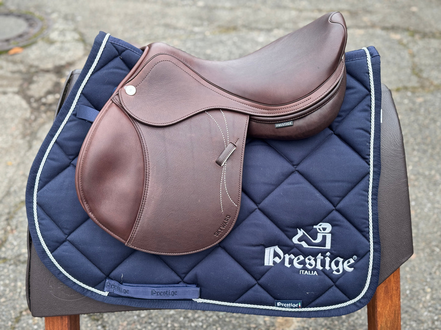 Silla de salto Prestige Skyward de 15 y 16 pulgadas NUEVA