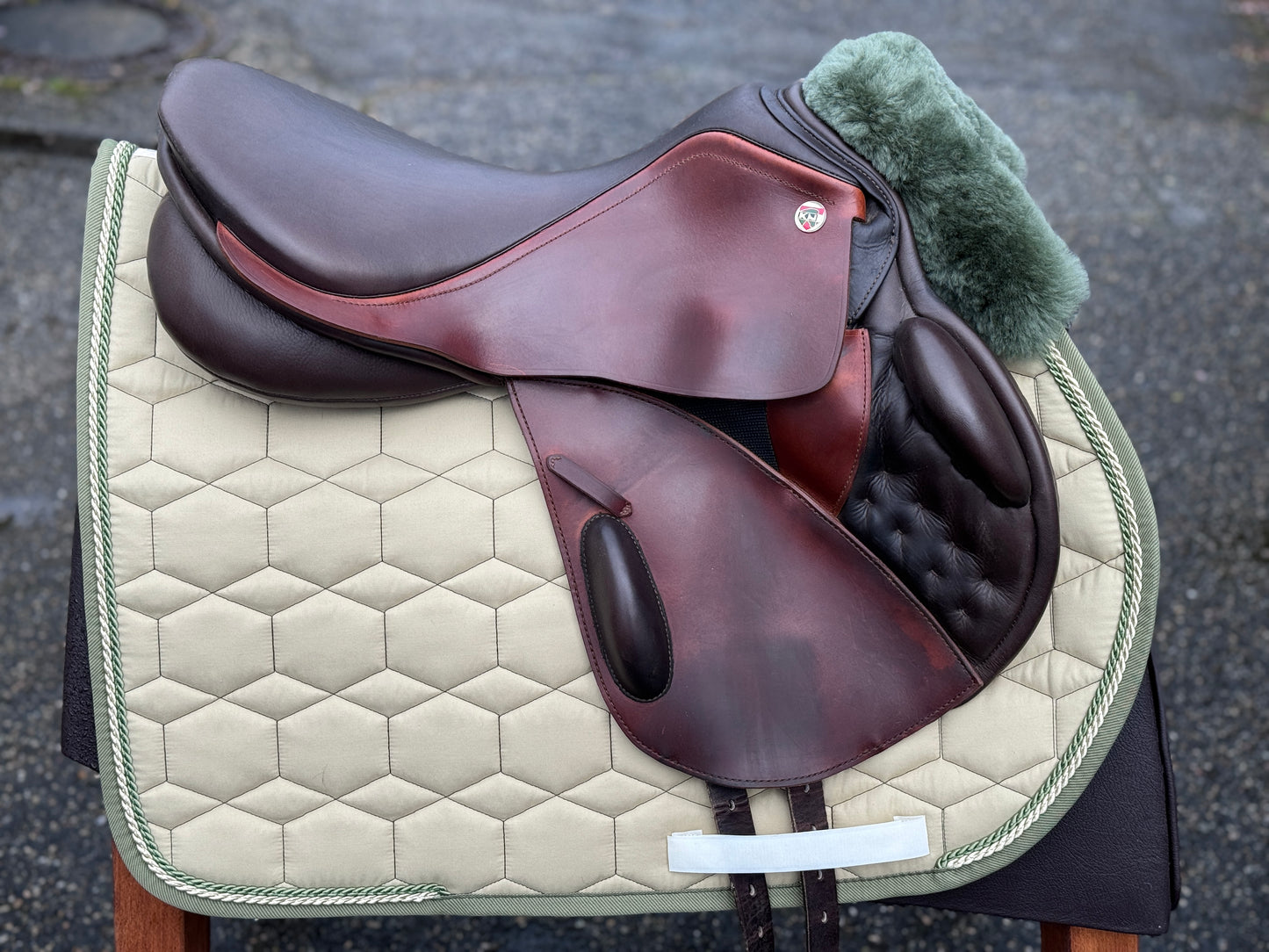 Niedersüß Marcato Mono braun Monoblatt Springsattel Eventingsattel 17,5 Zoll
