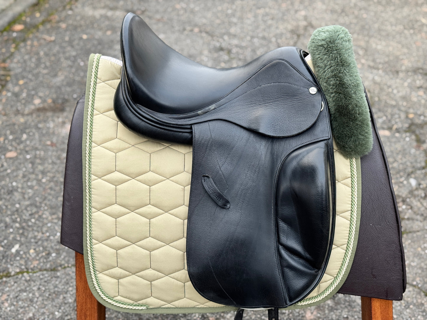 #67 Harry Dabbs Elegant Monoblattsattel Dressursattel 17,5 Zoll