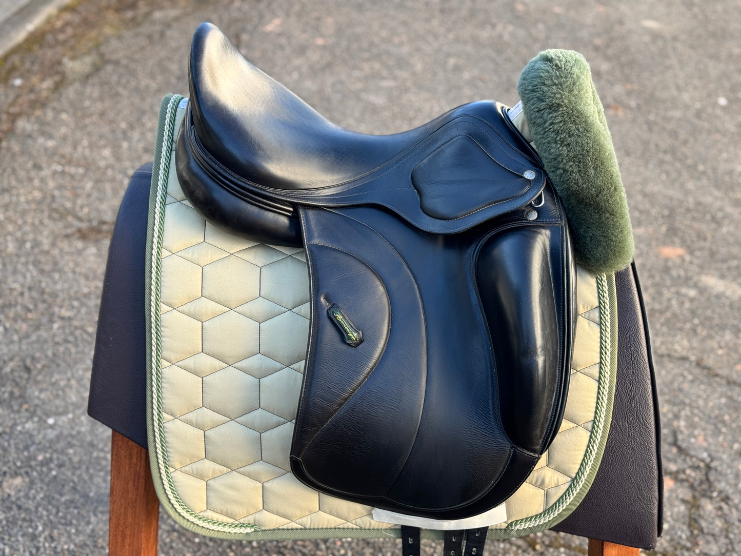 #K90 Amerigo Classic Dressage Siena Pinerolo Dressursattel 17,5 Zoll LHI