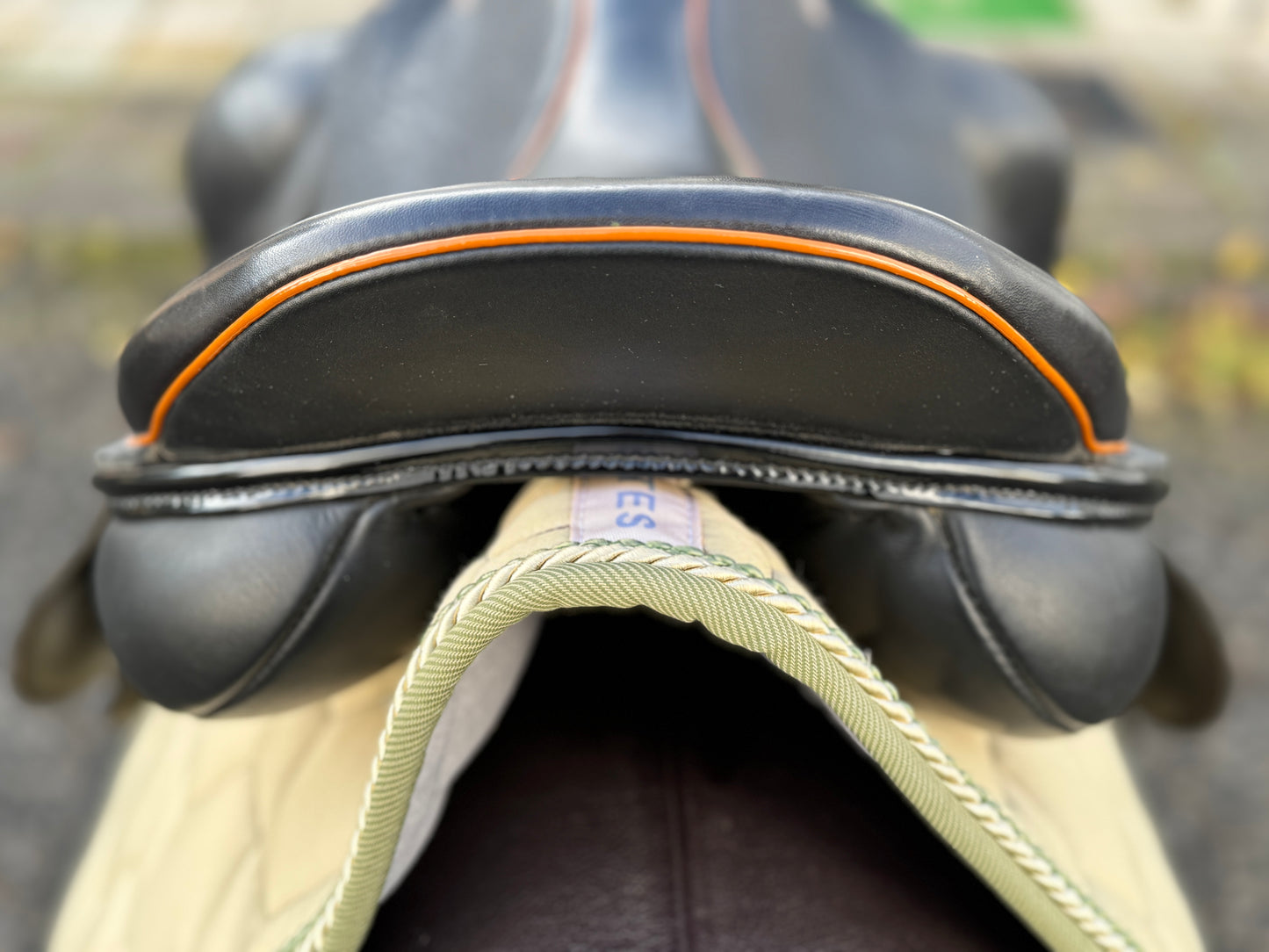 #K75 Dresch Springsattel schwarz 18 Zoll neuwertig für hohen Widerrist