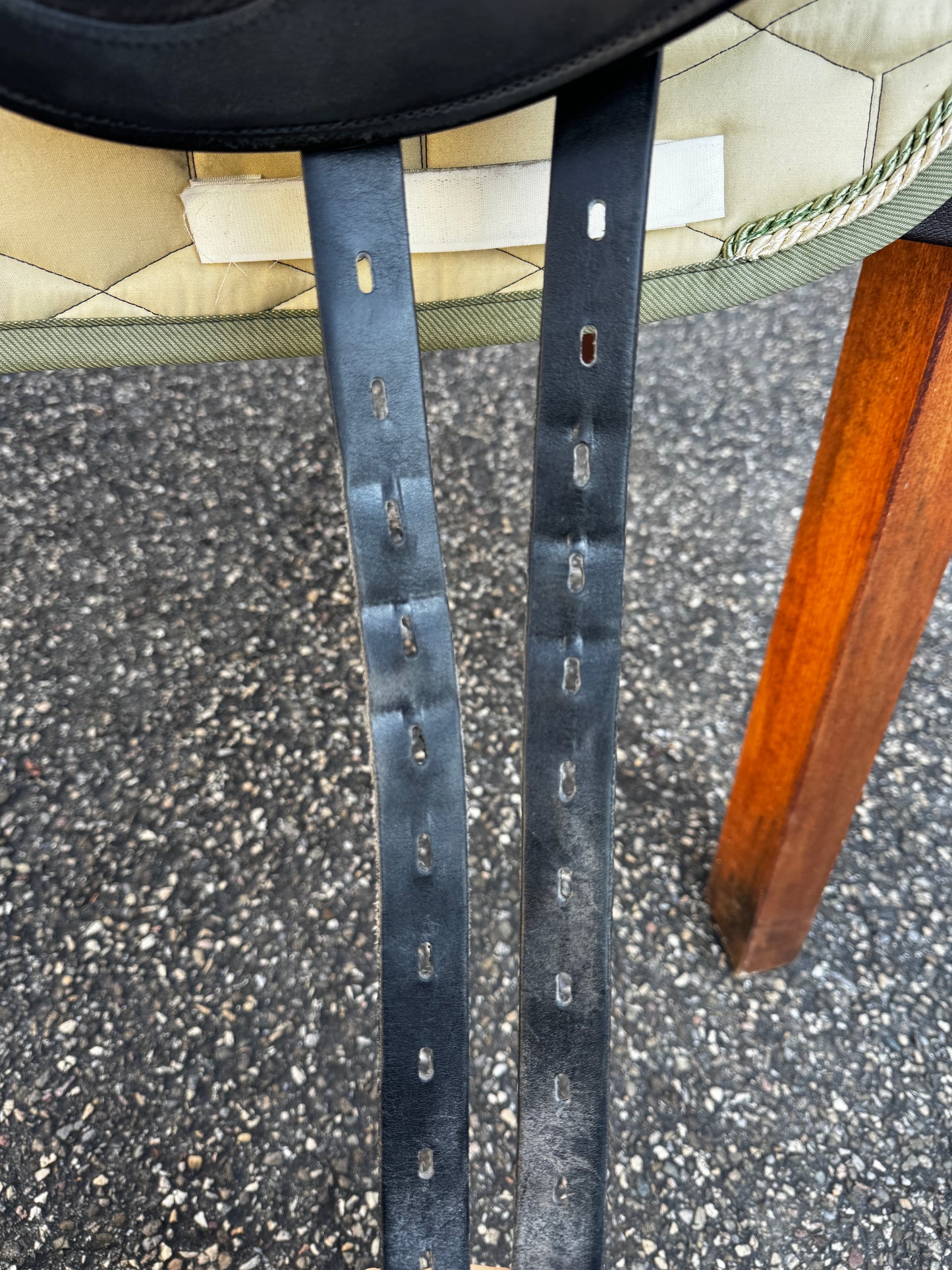 #143 Amerigo Classic Dressage Pinerolo Dressursattel 17,5 Zoll M LHI SW aus 2021