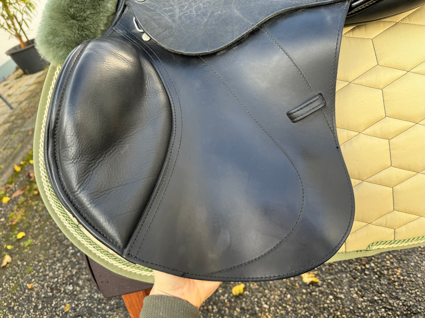 #K75 Dresch Springsattel schwarz 18 Zoll neuwertig für hohen Widerrist