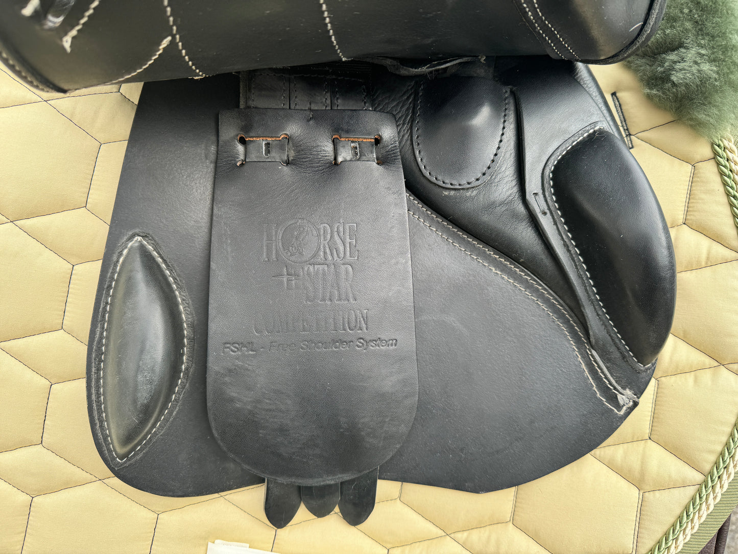 Horse Star Springsattel 17 Zoll +2 Vorschnitt