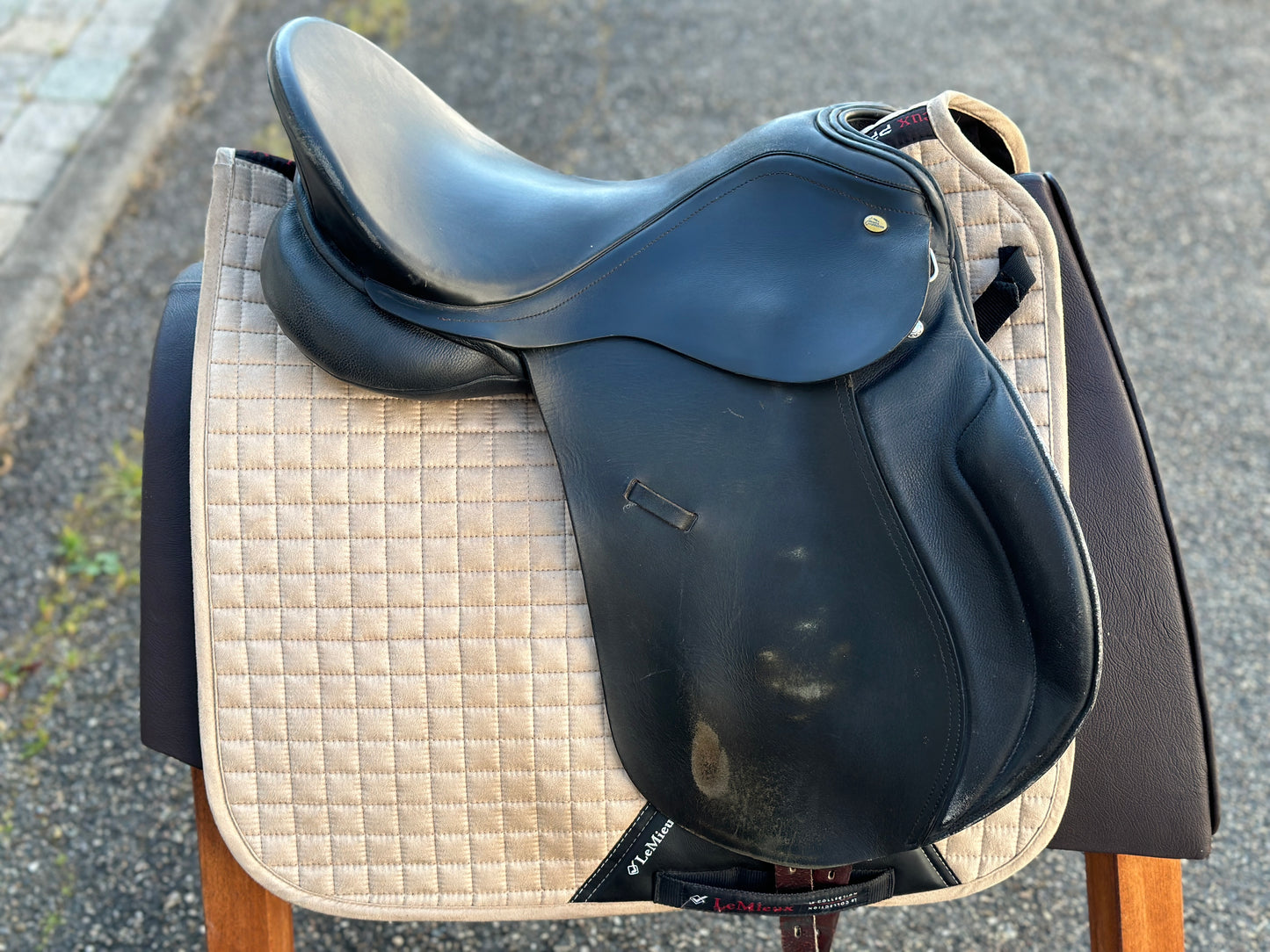 Horse & Passion All-purpose saddle VS by Kieffer seat size 1 17 17.5
