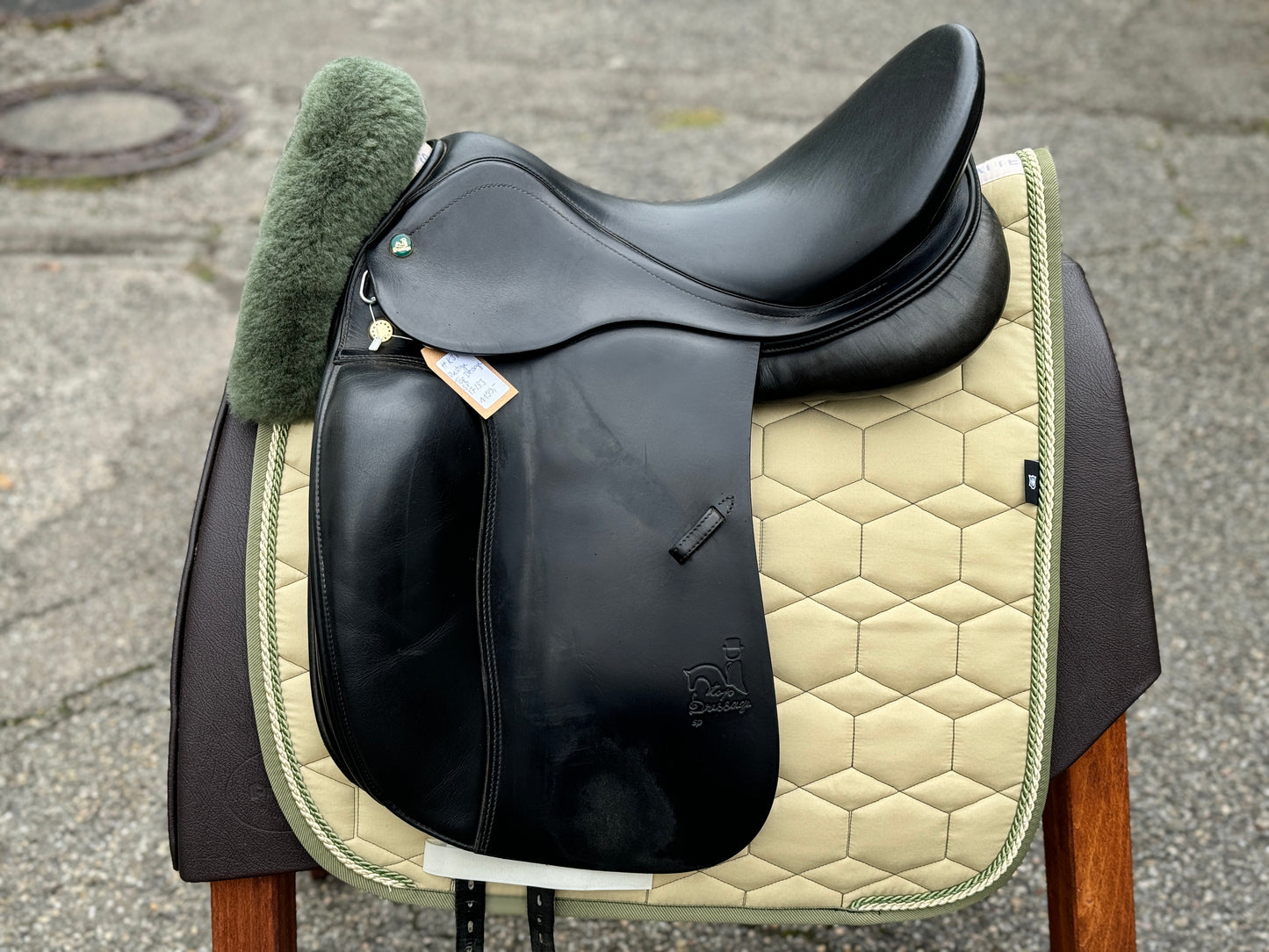 #K38 Prestige Top Dressage SP 17 inch 33