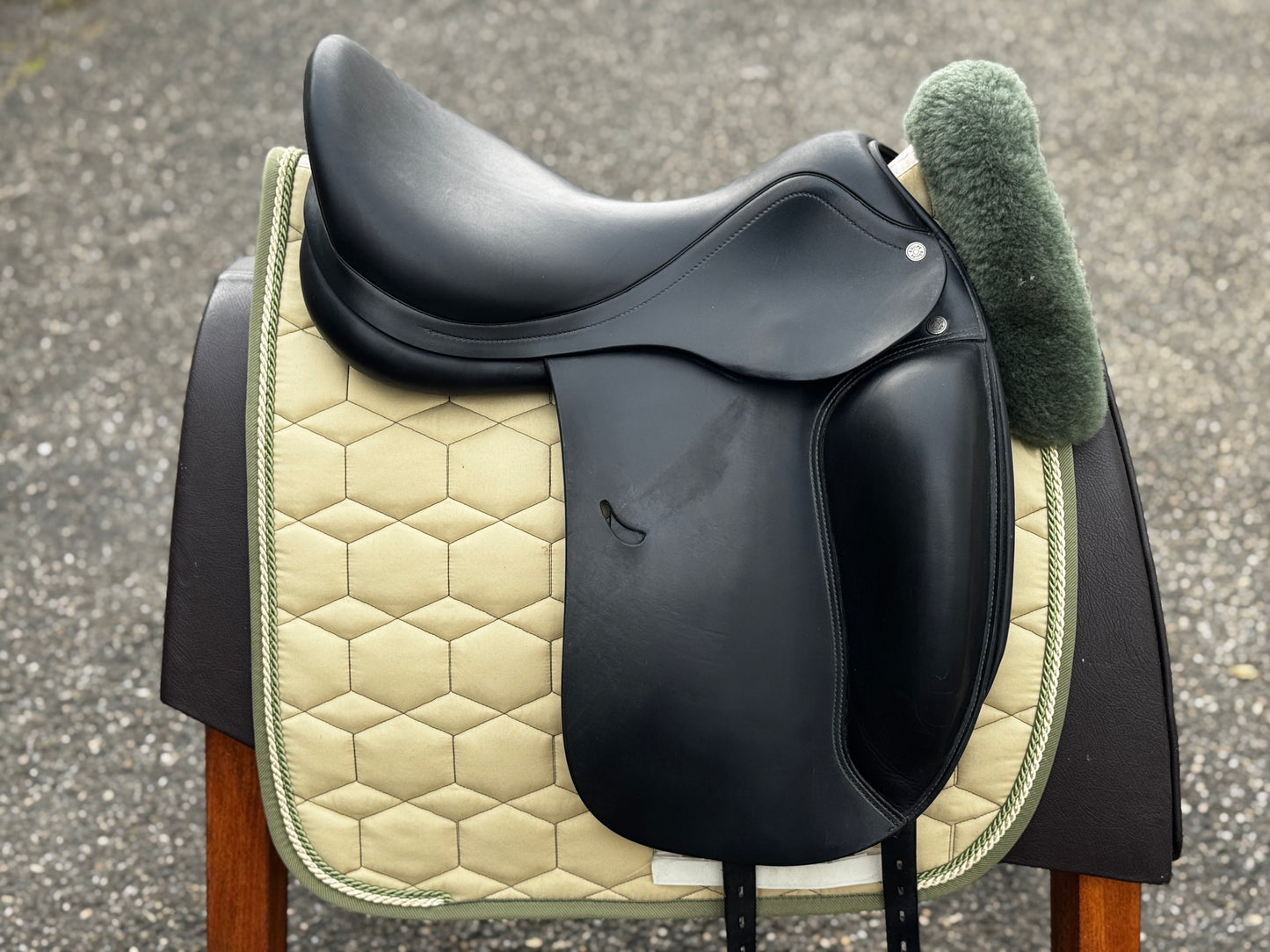 #115 Selleria Equipe Emporio Dressursattel 17,5 Zoll - fast NEU