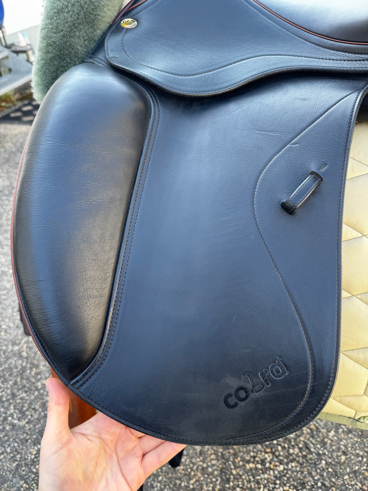 #147 Cobra Dressursattel 17,5 Zoll mit LHI doubliert