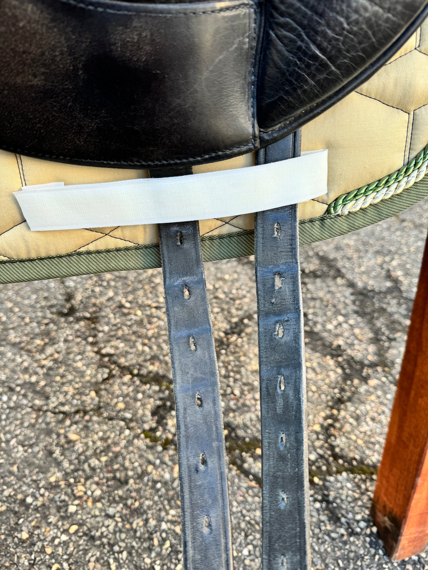 Hennig ESF Ergo Saddlefit Platin Dressursattel Monoblatt 17,5 Zoll