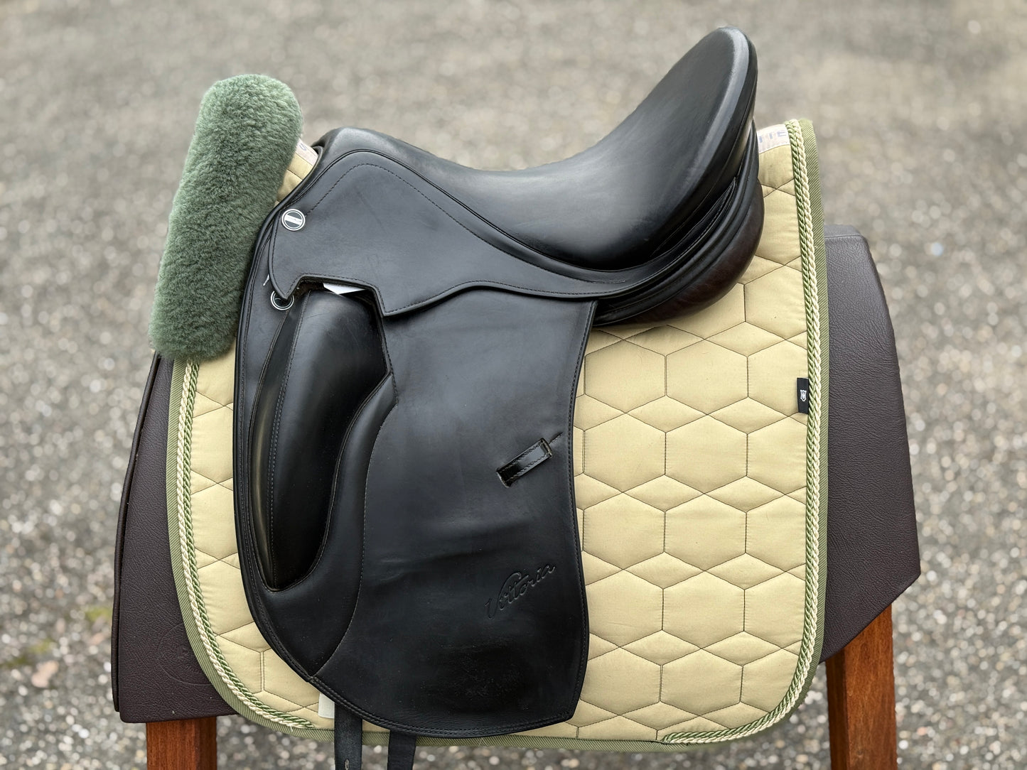 #198 Erreplus Vittoria Dressursattel 17 Zoll doubliert
