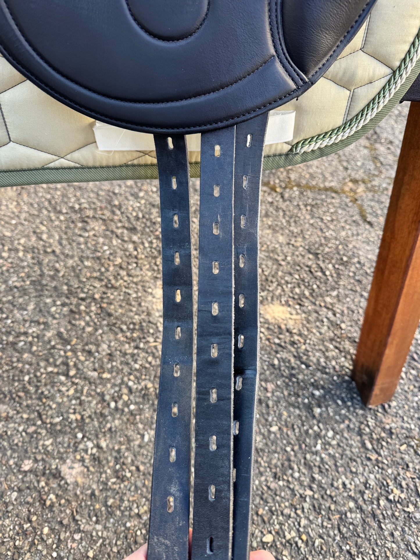 #79 Selleria Equipe Oracle Special Dressursattel 17 Zoll aus 2021