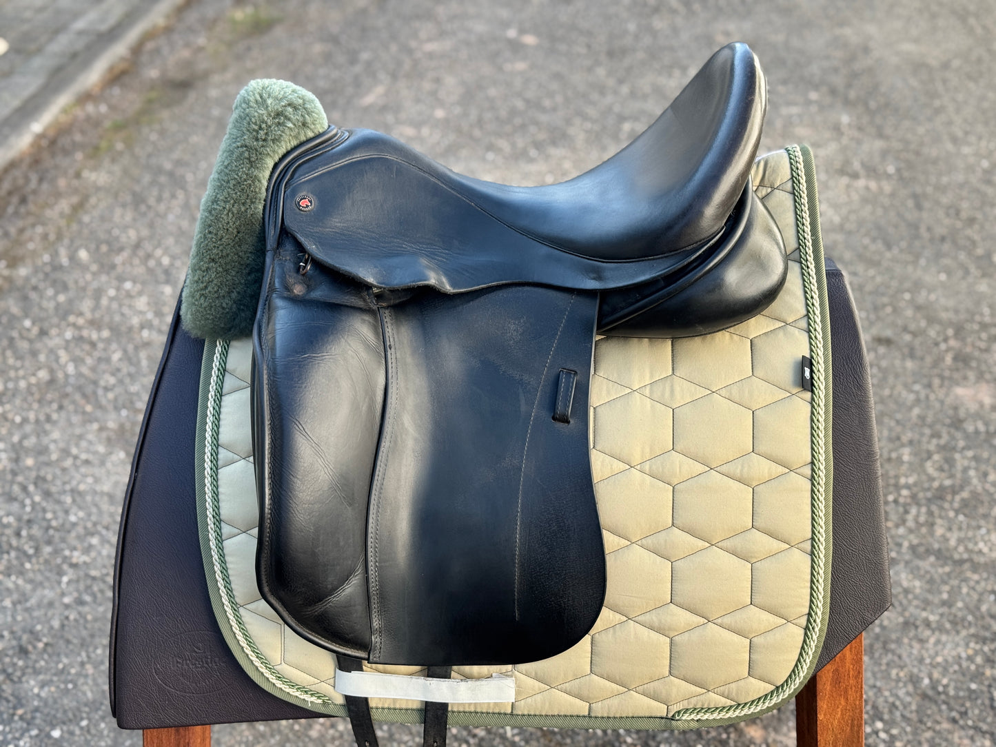 #K100 Dresch Dressursattel Monoblatt 18 Zoll HH