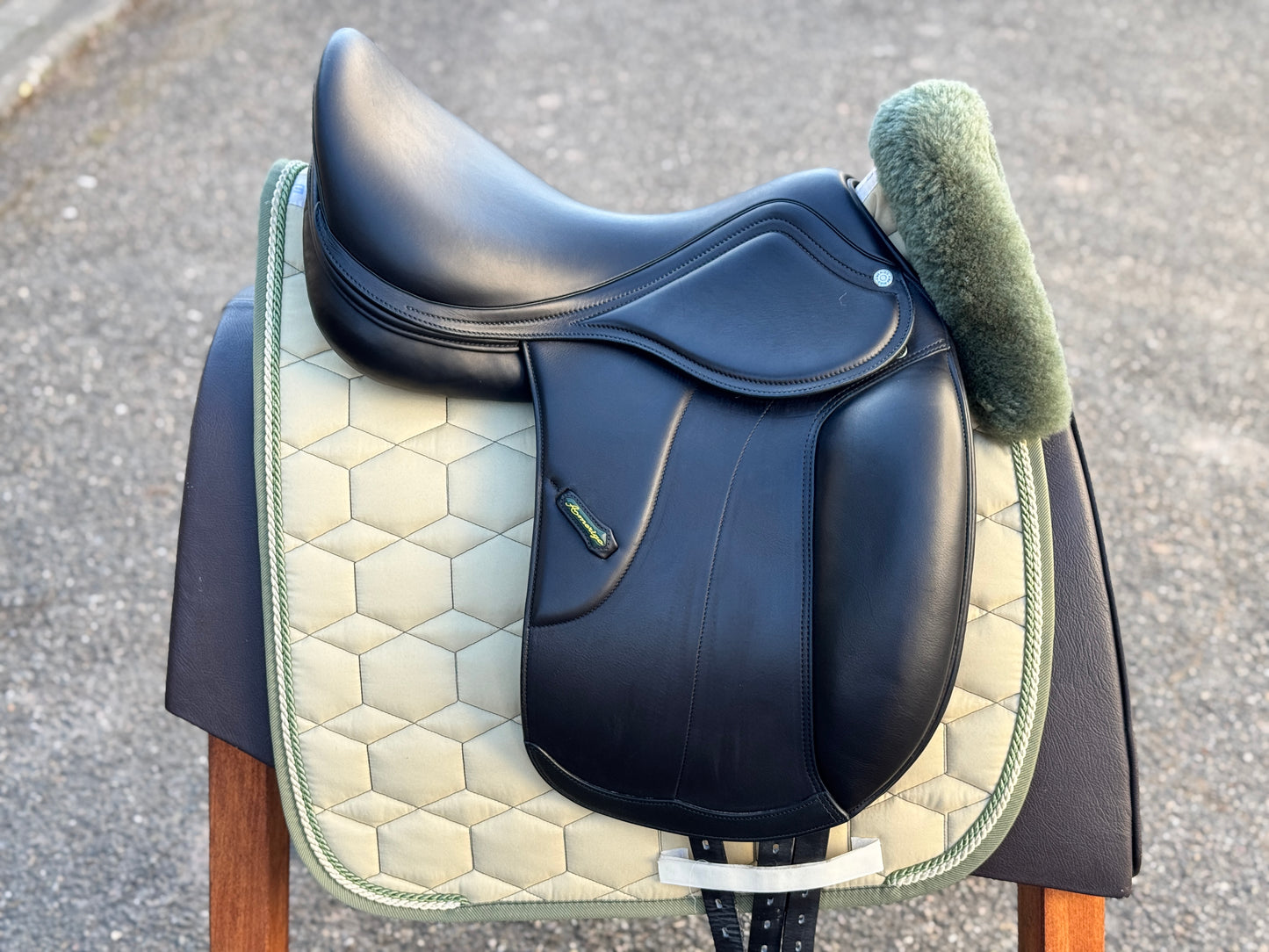Amerigo Vega Dressage Deluxe Special dressage saddle 17.5 inches NEW