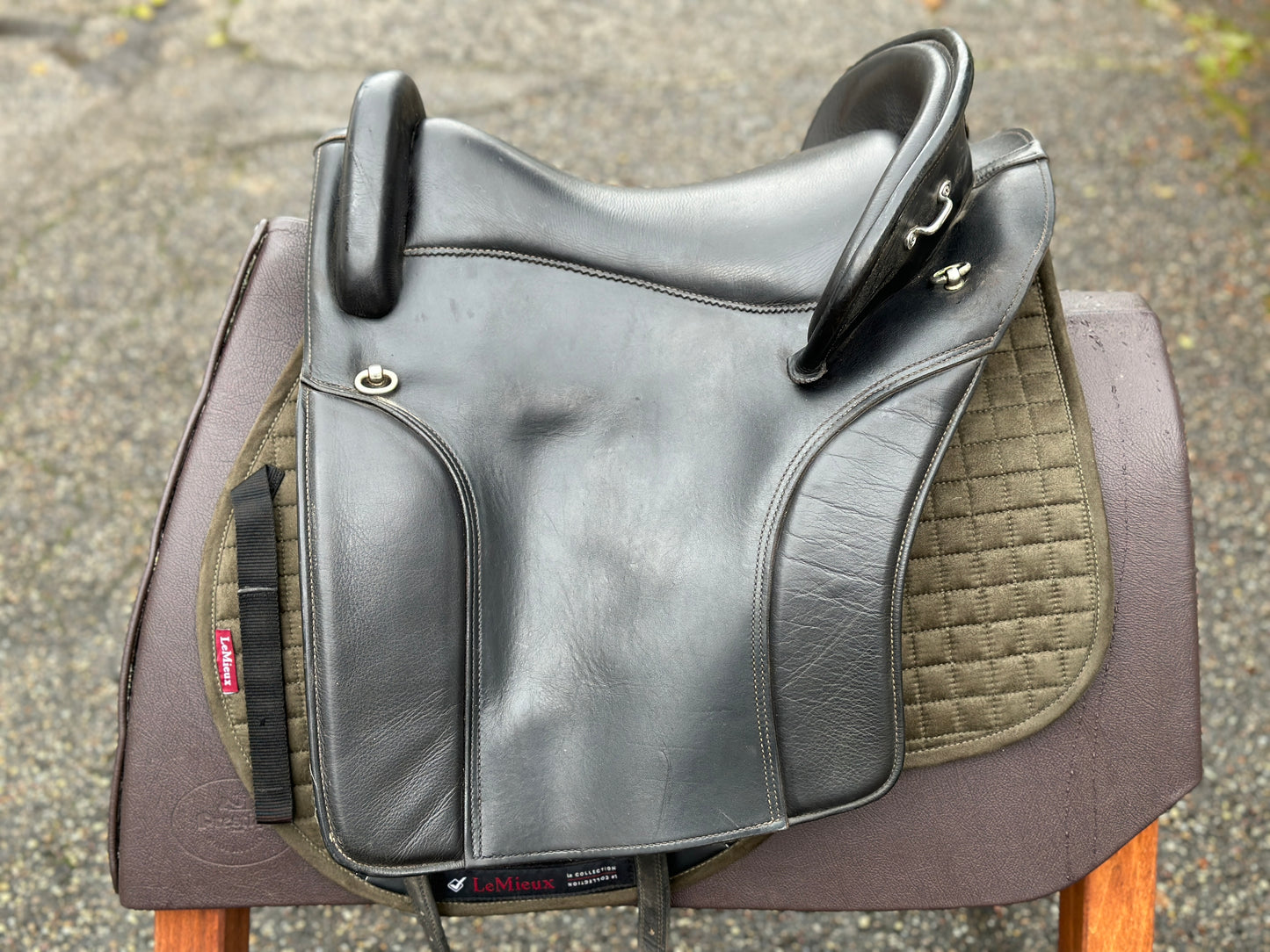 Deuber Renaissance Barocksattel schwarz S3 Ultraflexbaum