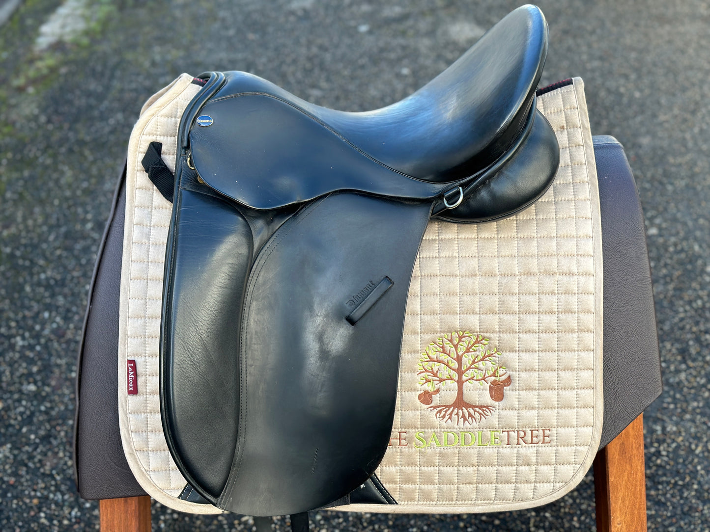 Euroriding Diamant Dressage Saddle 17.5 inch Fit 3