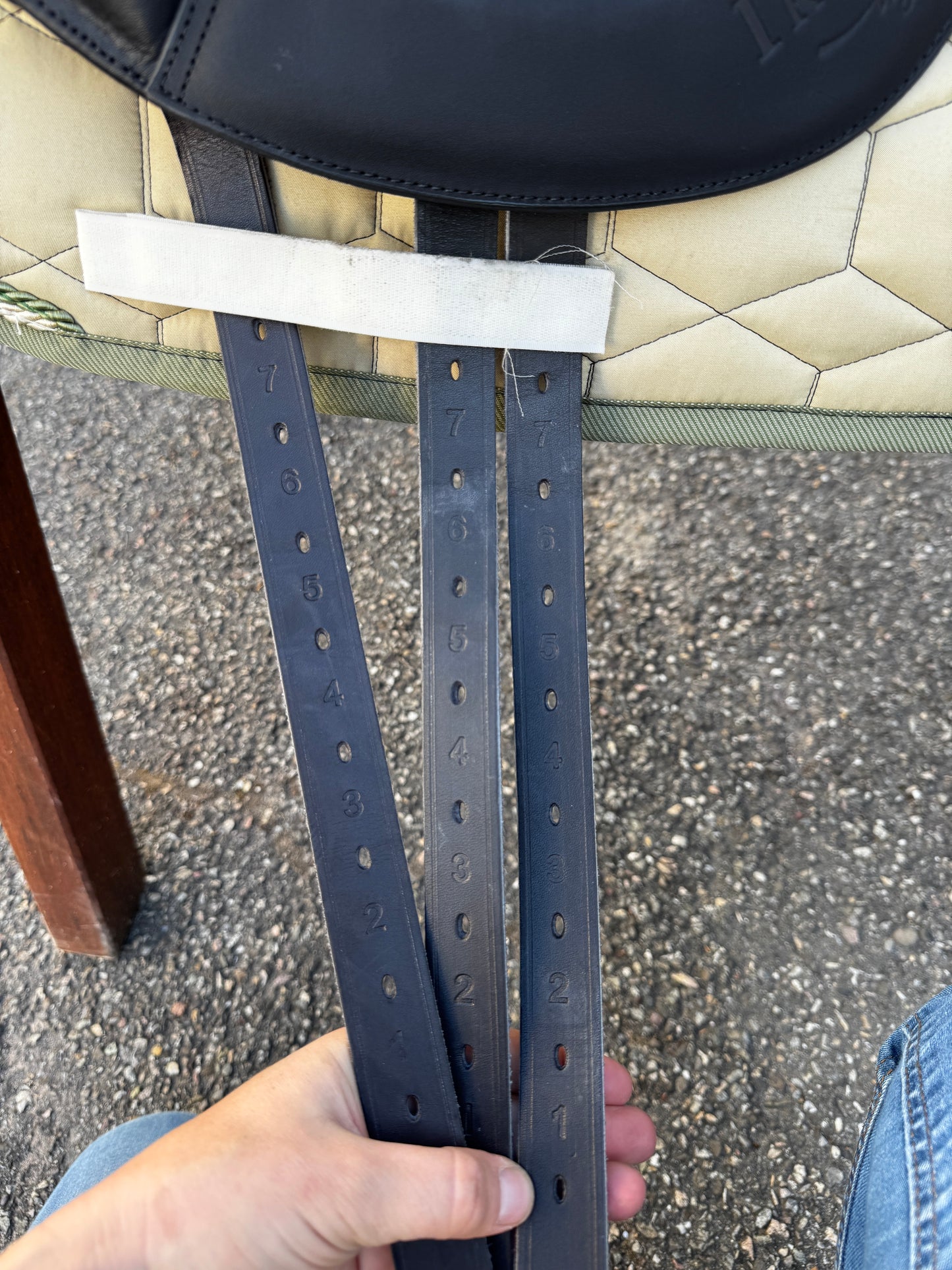 Ikonic Light Dressursattel Monoblatt Hybrid 16,5 Zoll Vorführsattel