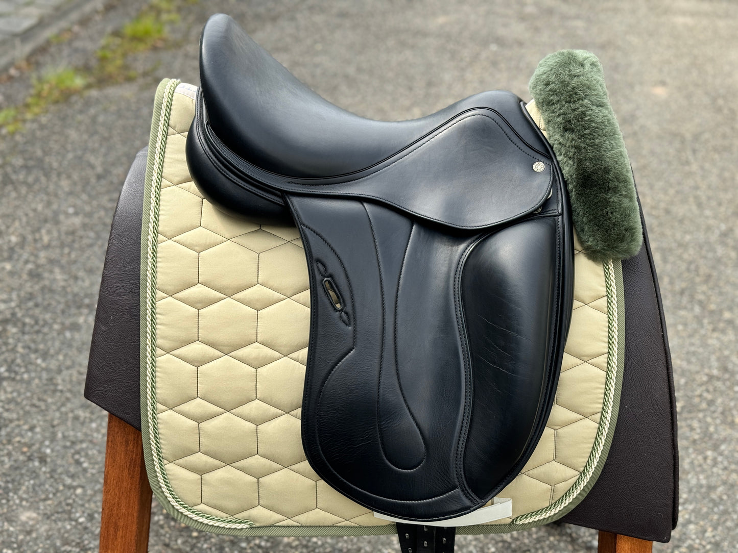 #K6 Selleria Equipe Oracle Special Dressage Saddle 17,5 pulgadas de 2022
