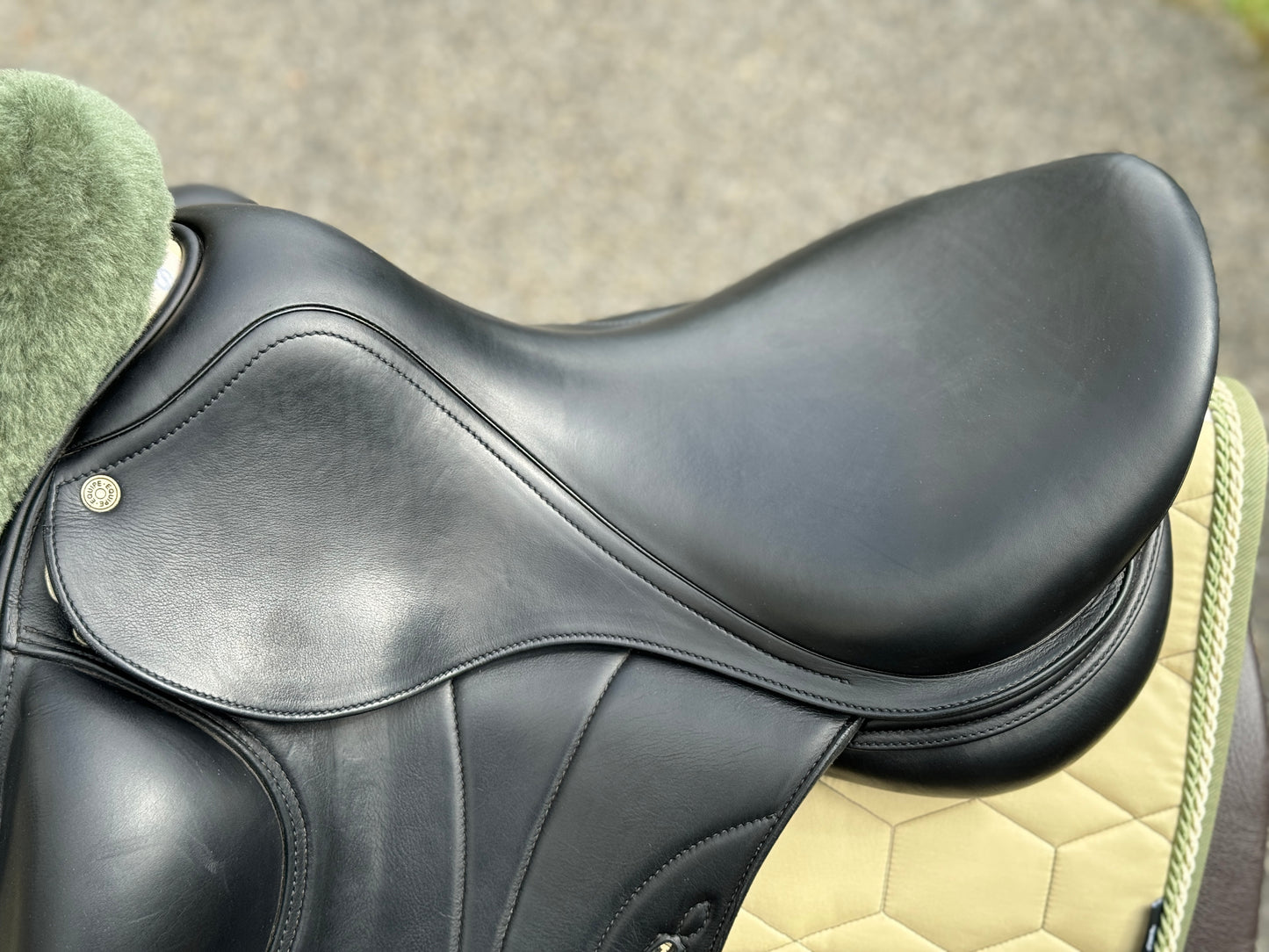 #K6 Selleria Equipe Oracle Special Dressage Saddle 17,5 pulgadas de 2022