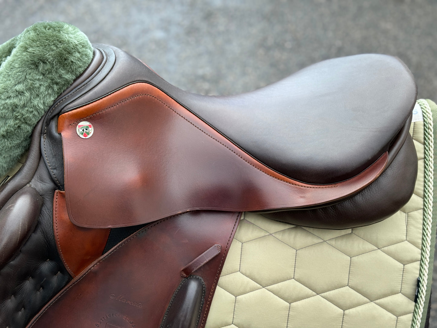 Niedersüß Marcato Mono braun Monoblatt Springsattel Eventingsattel 17,5 Zoll