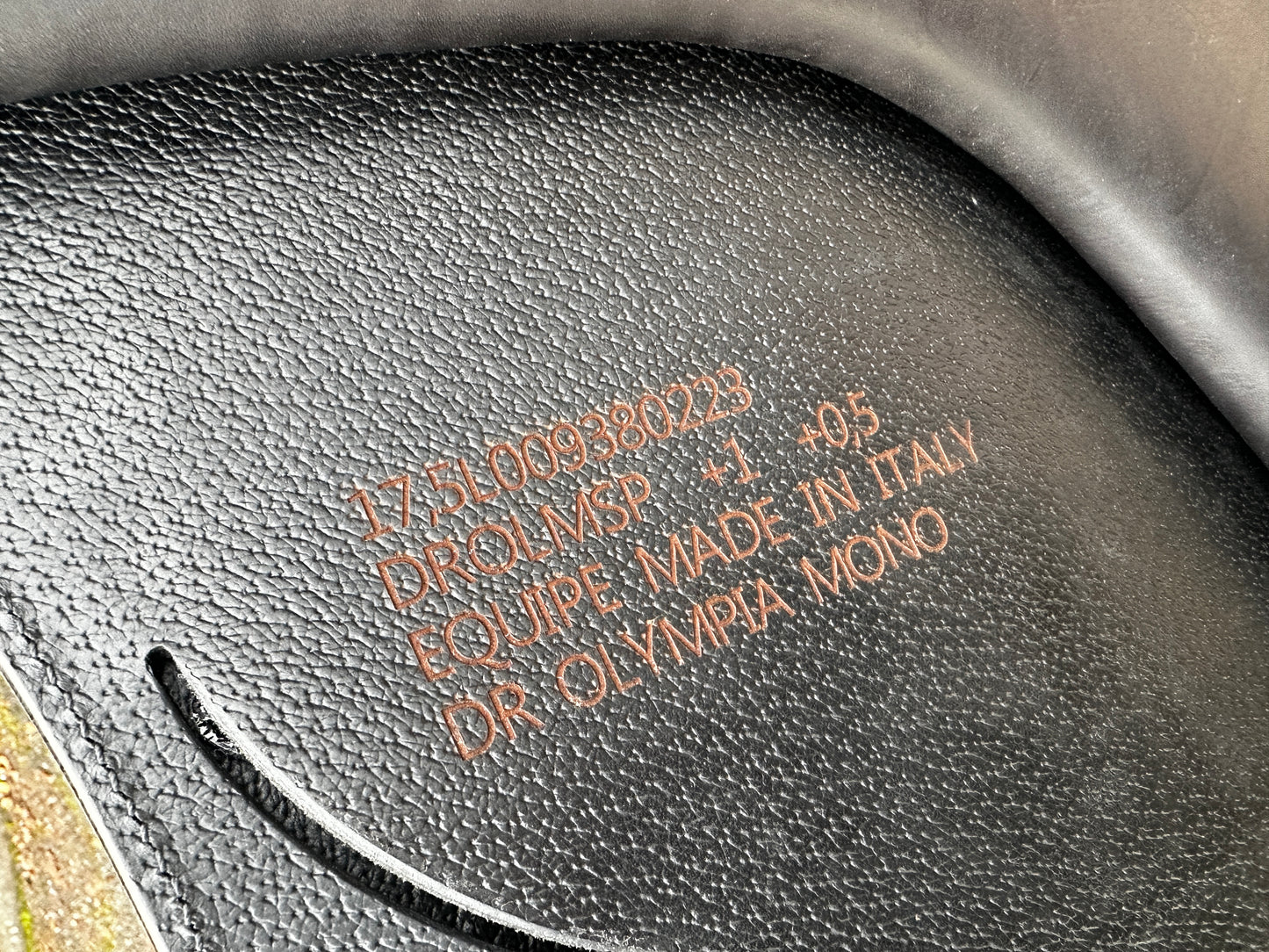 Selleria Equipe Olympia Monoblatt Dressursattel 17,5 fast NEU