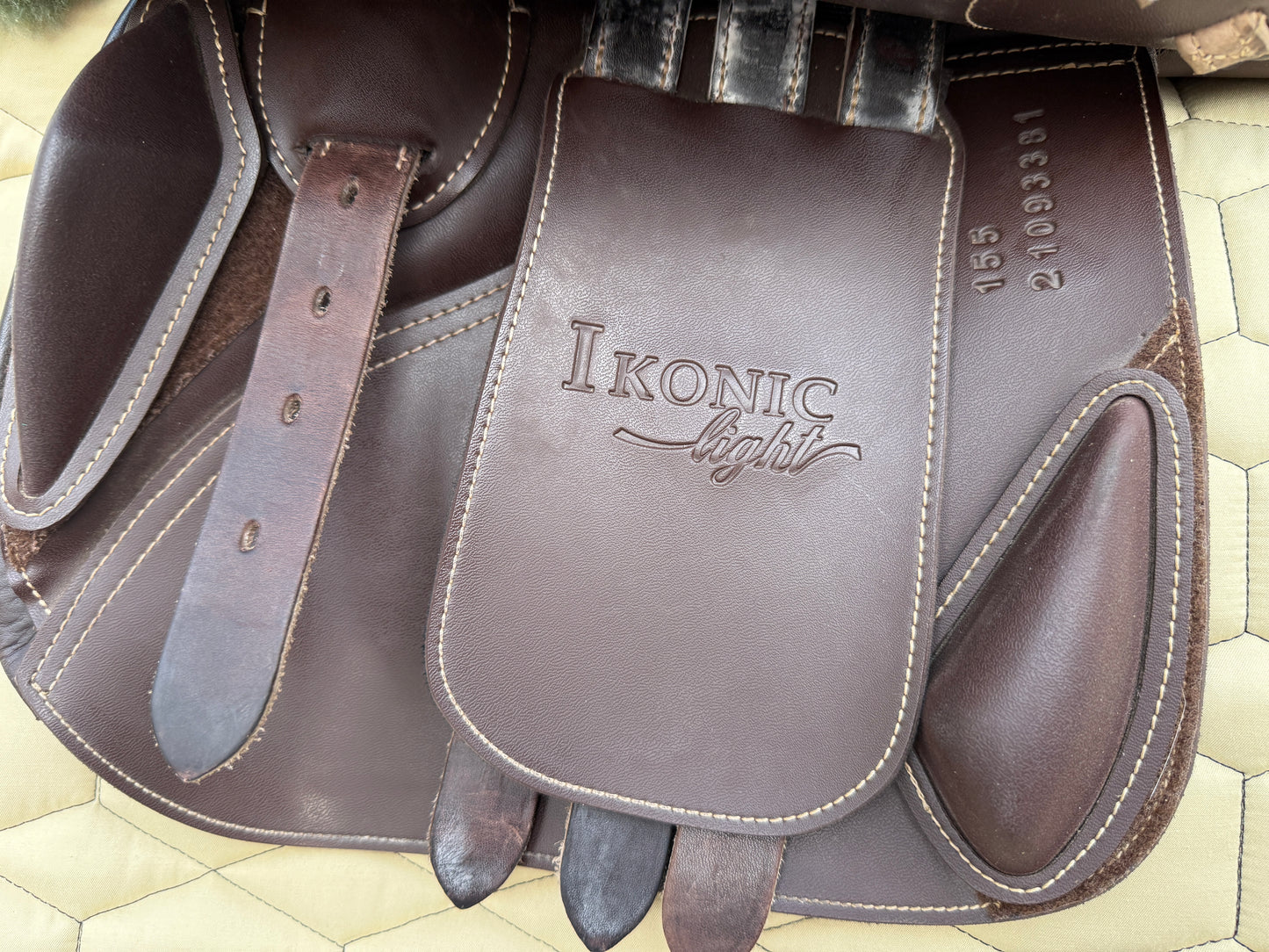 Ikonic Light Pony-Springsattel Hybrid 15,5 Zoll braun