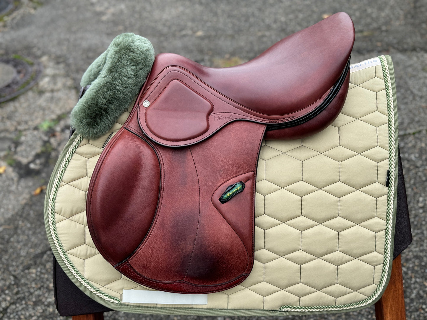 Silla de salto Amerigo Jump Basso Pinerolo de 17,5 pulgadas LHI para demostración