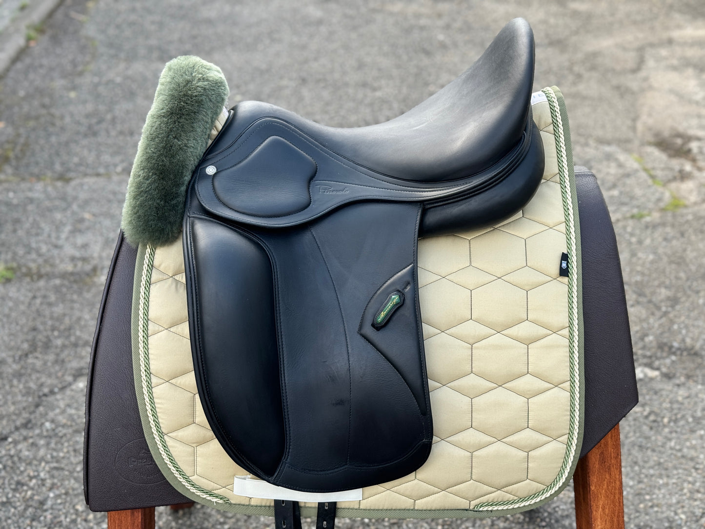 Amerigo Cortina Pinerolo dressage saddle 17.5 inches from 2022