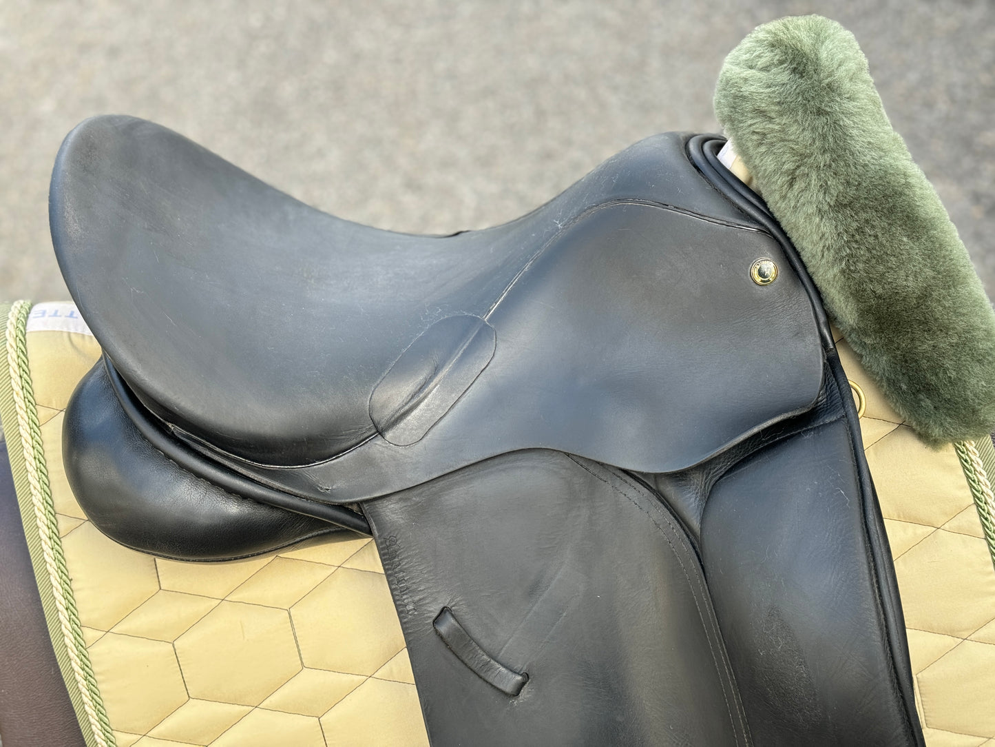 Hintermayer Anatomic Dressage Saddle 17 inch Fit 3 K