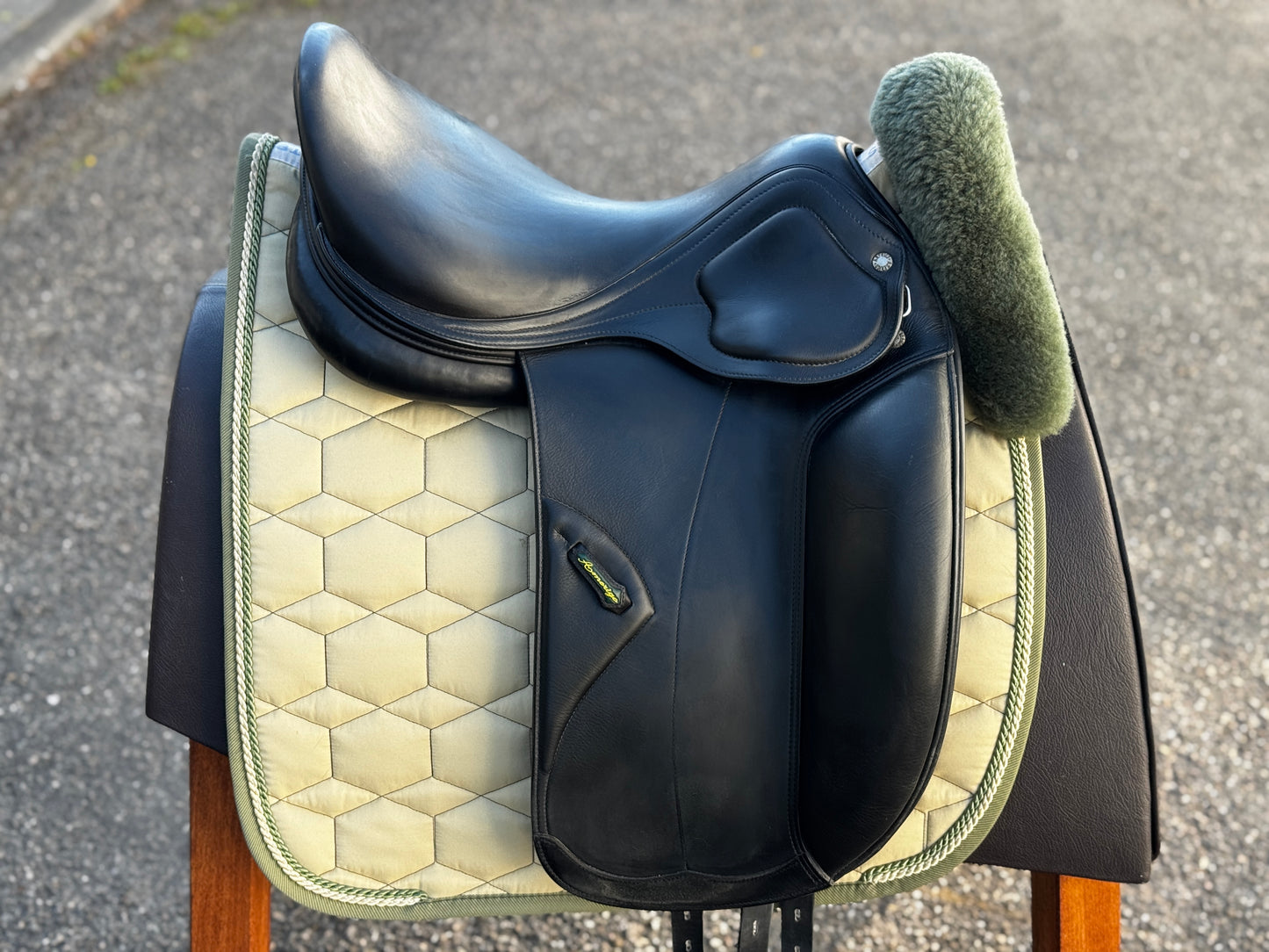 #101 Amerigo Pasubio Dressursattel 17,5 Zoll aus 2020