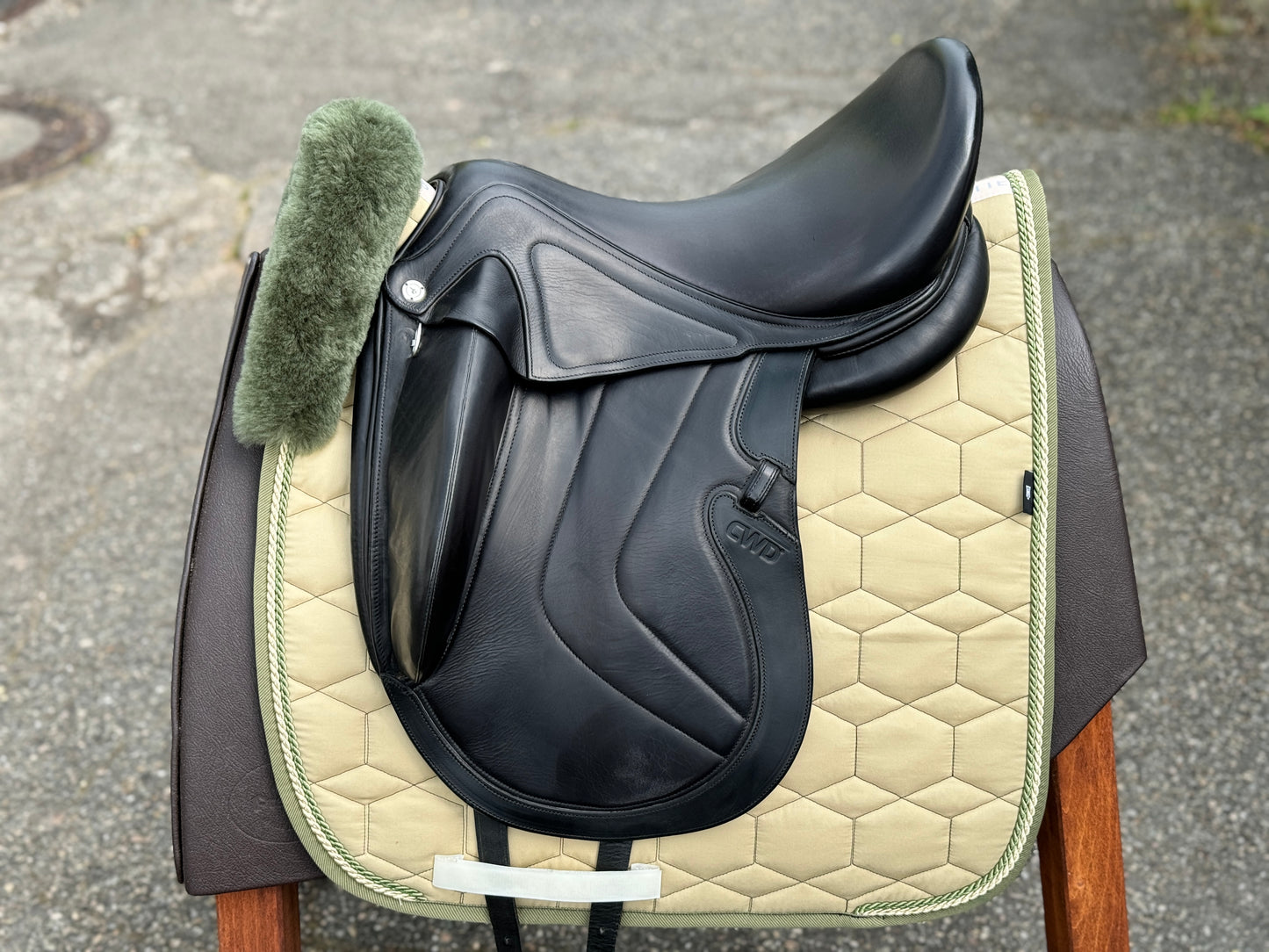 Silla de doma CWD SE37 18 pulgadas