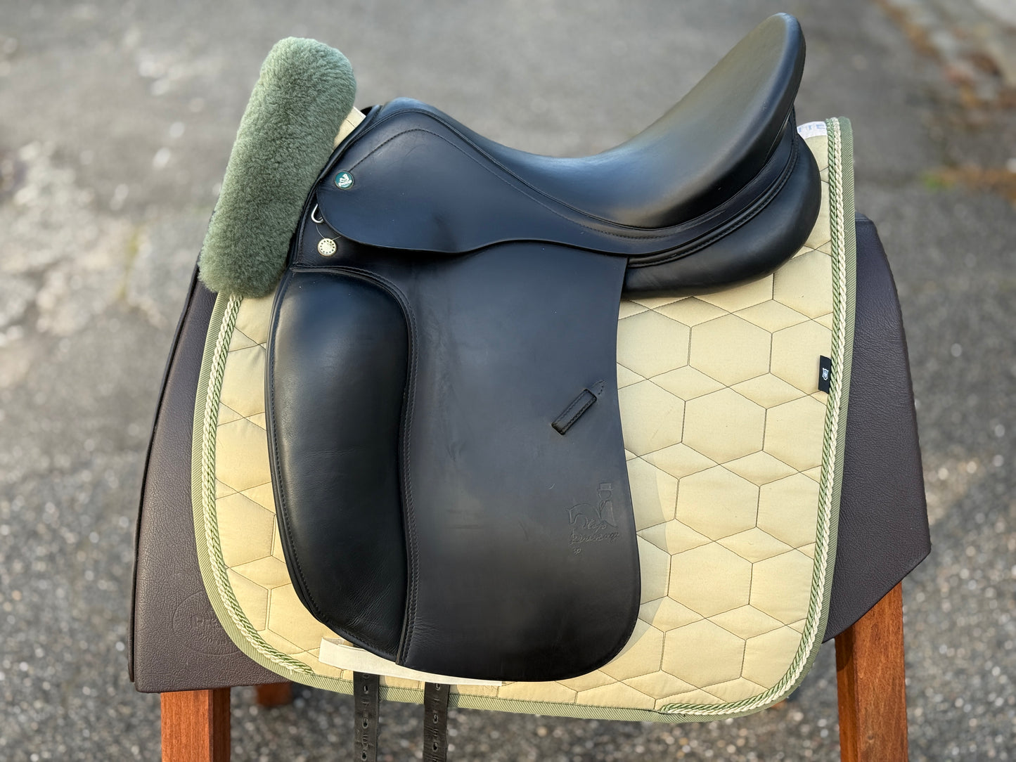 #156 Prestige Top Dressage SP 17 Zoll 32 aus 2023