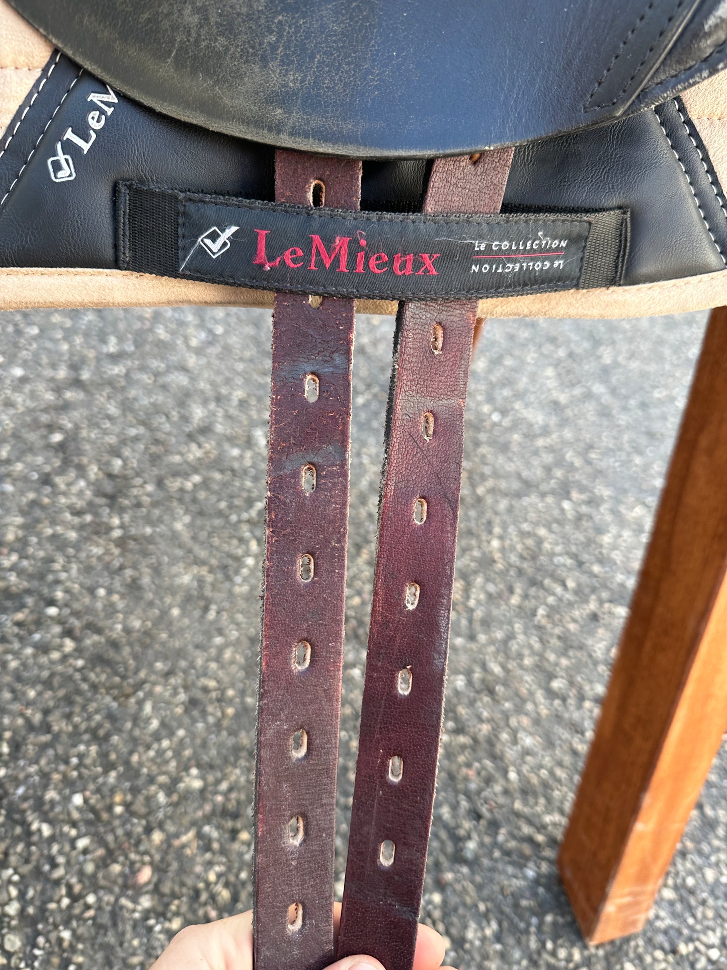 Horse & Passion All-purpose saddle VS by Kieffer seat size 1 17 17.5